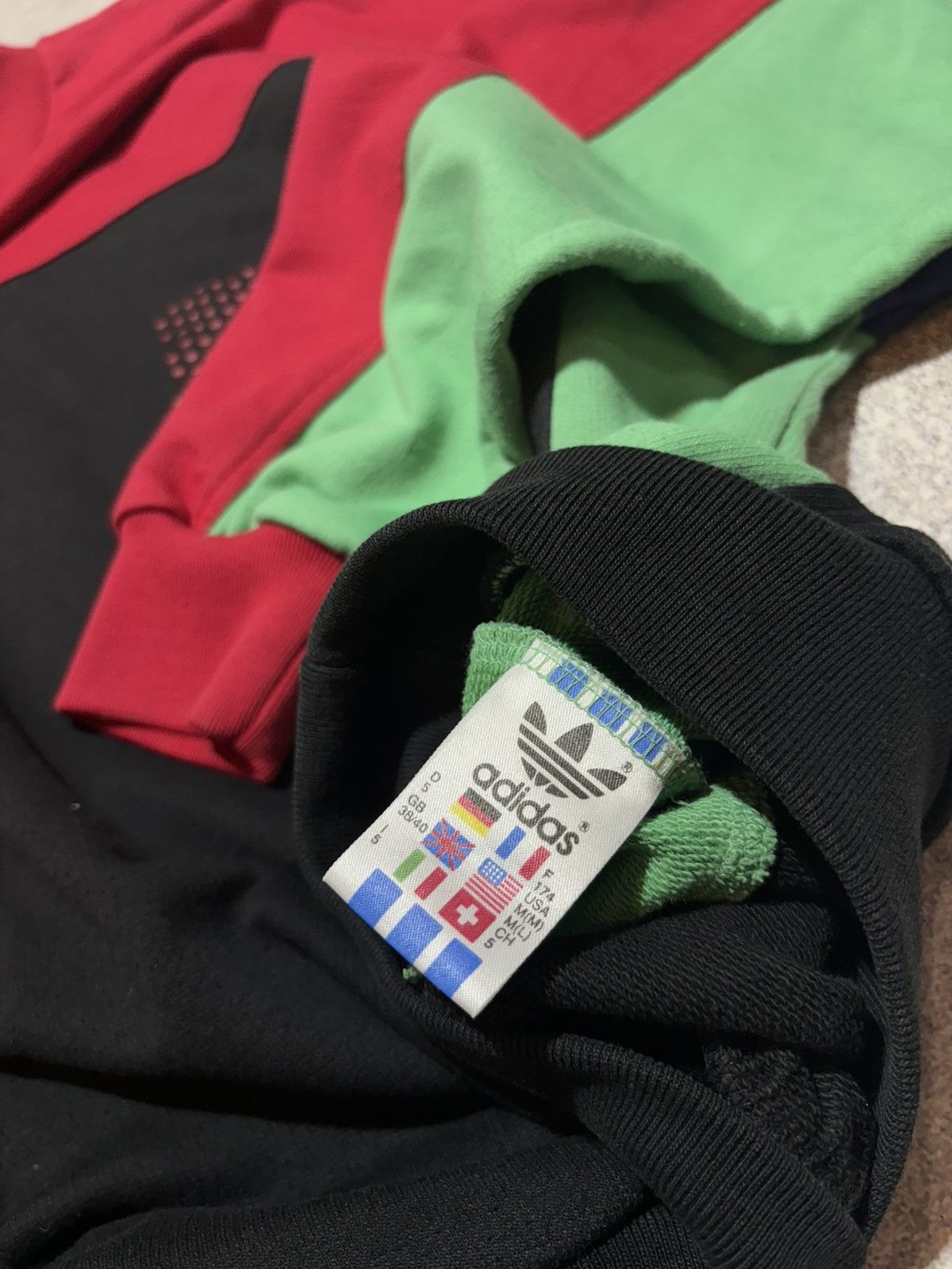 Adidas × Vintage Adidas Vintage Sweatshirt Multicolour Big Logo Y2K size M Size US M / EU 48-50 / 2 - 7 Thumbnail