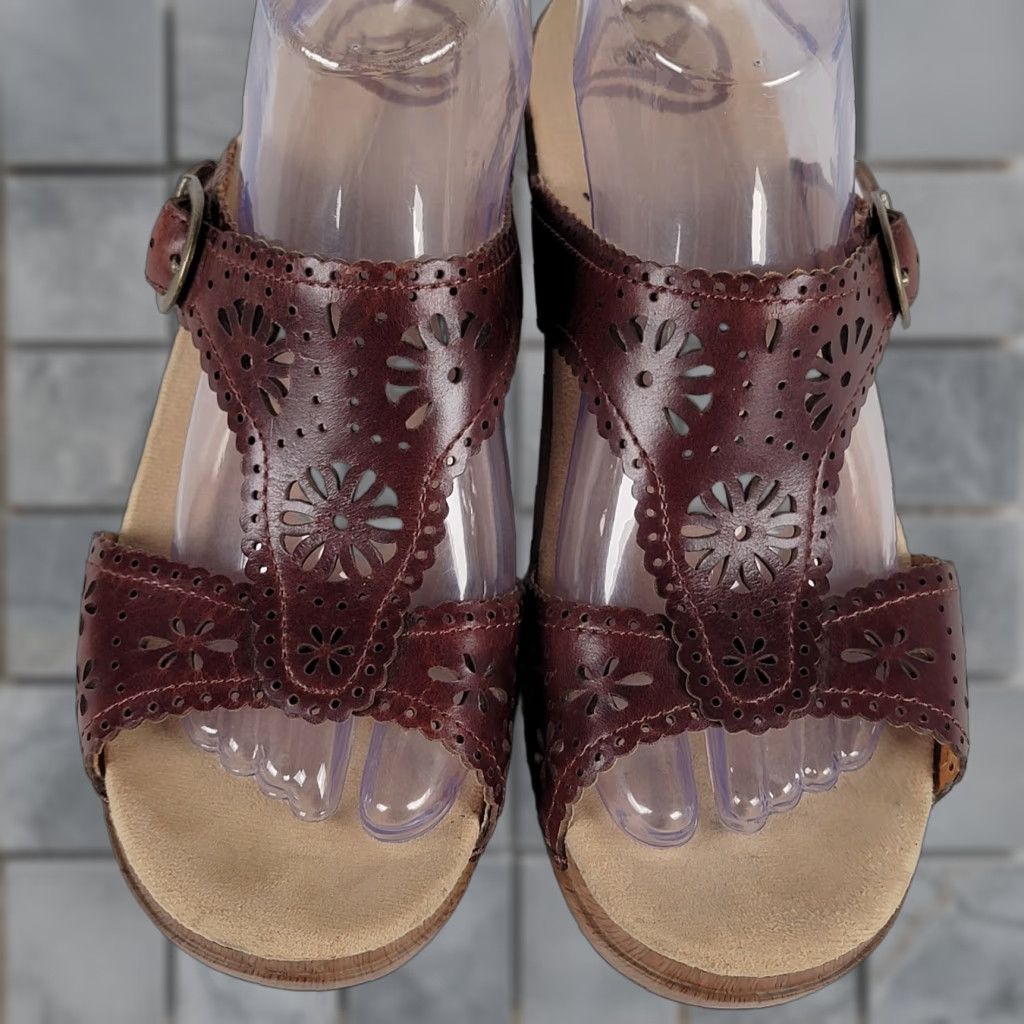 Dansko **Dansko Women's Brown Leather Slip-On Sandal Clog Size 9.5-10** User: **Brown Leather Dansko Women's Slip-On Sandal Clog Size 9.5-10** Size US 9.5 / IT 39.5 - 1 Thumbnail