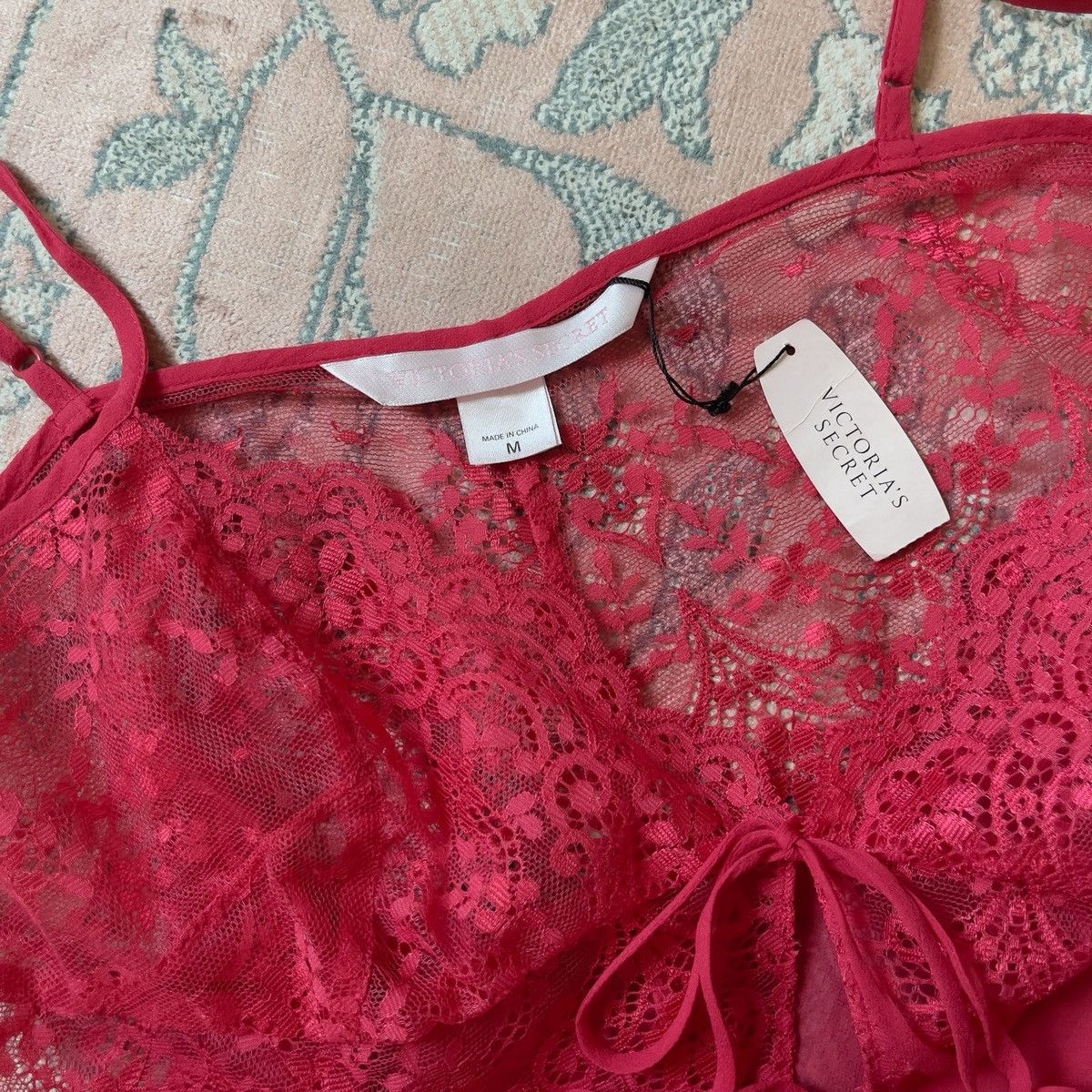 Victoria's Secret Victoria’s Secret Red Lace & Silk Sheer Camisole (M) Size M / US 6-8 / IT 42-44 - 10 Thumbnail