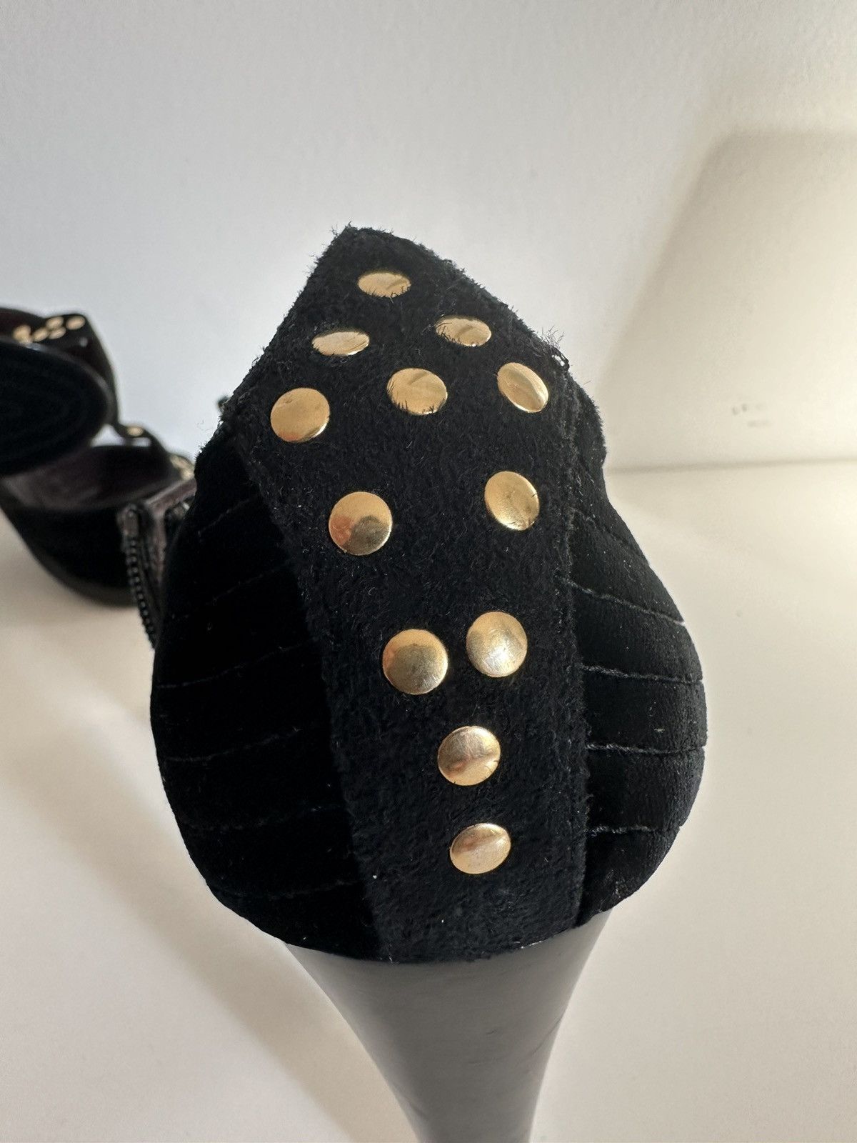 Vanessa Bruno Gold studded Vanesa Bruno velvet heels Size US 8 / IT 38 - 8 Thumbnail