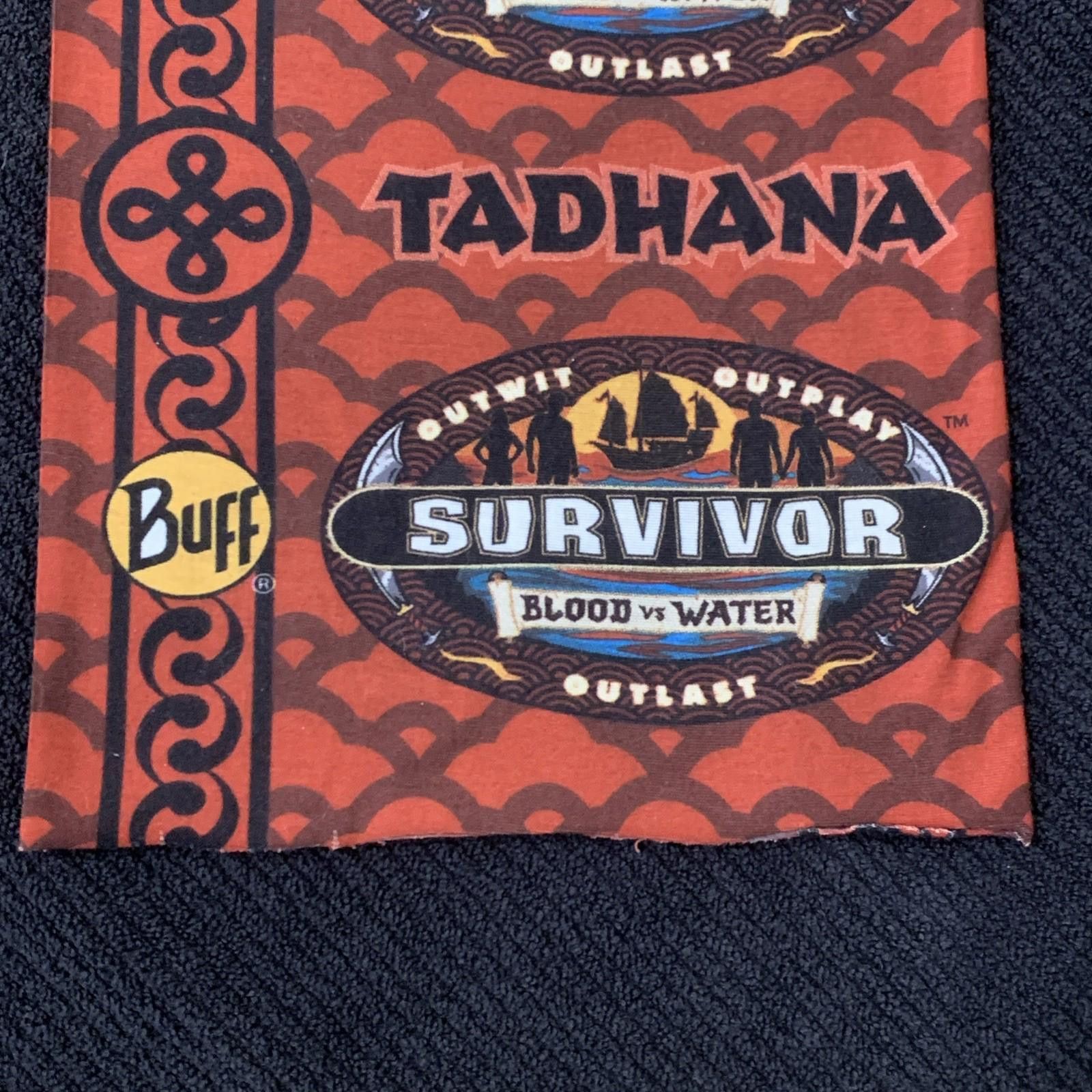 Other Survivor Blood vs Water Tadhana Buff Red Season 27 MINT Size ONE SIZE - 2 Thumbnail