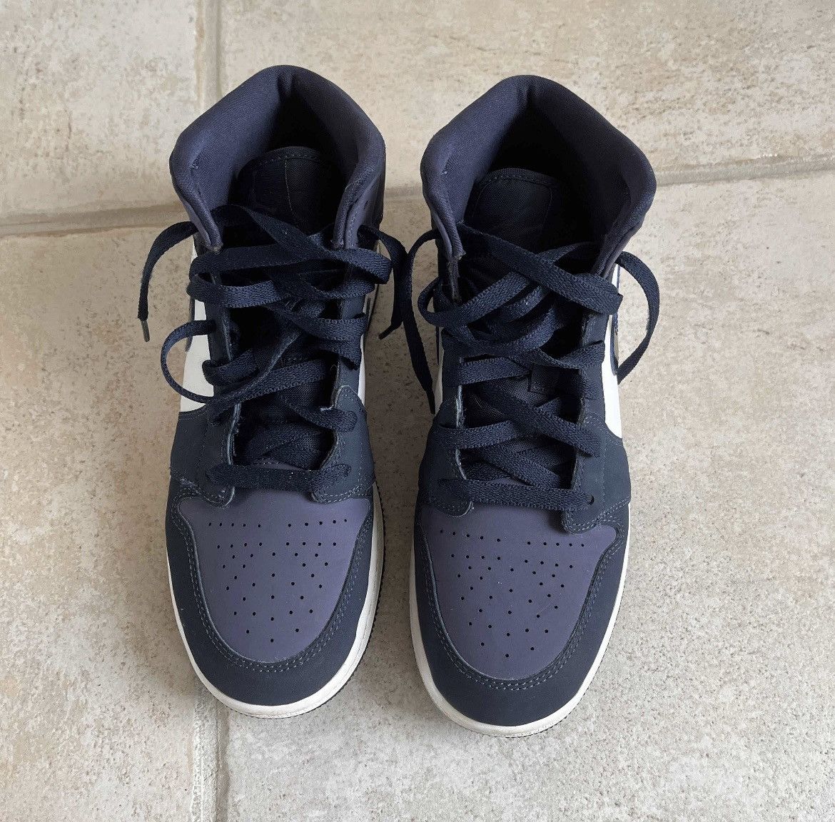 Jordan Brand Air Jordan 1 Mid GS “Sanded Purple” size 7Y Size US 7 / EU 40 - 3 Thumbnail