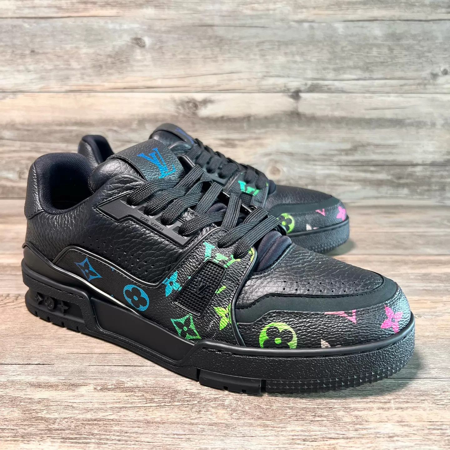 Louis Vuitton LV Black Gradient Color Logo Trainer UK7/41 Worn 2x Size US 8 / EU 41 - 2 Thumbnail