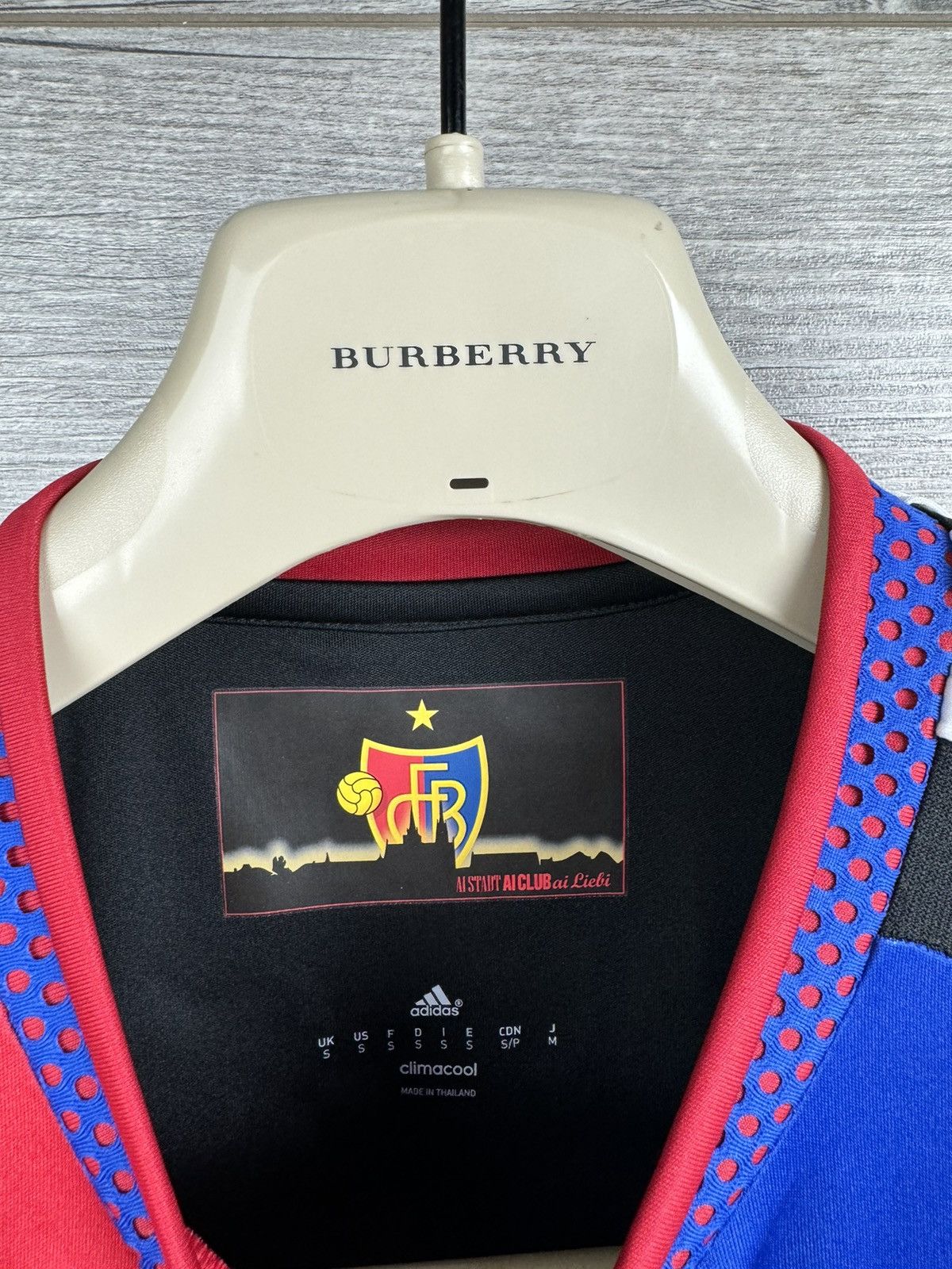 Adidas adidas Men's Club FC Basel 1893 Team #17 HEINIGER size S Size US S / EU 44-46 / 1 - 7 Thumbnail