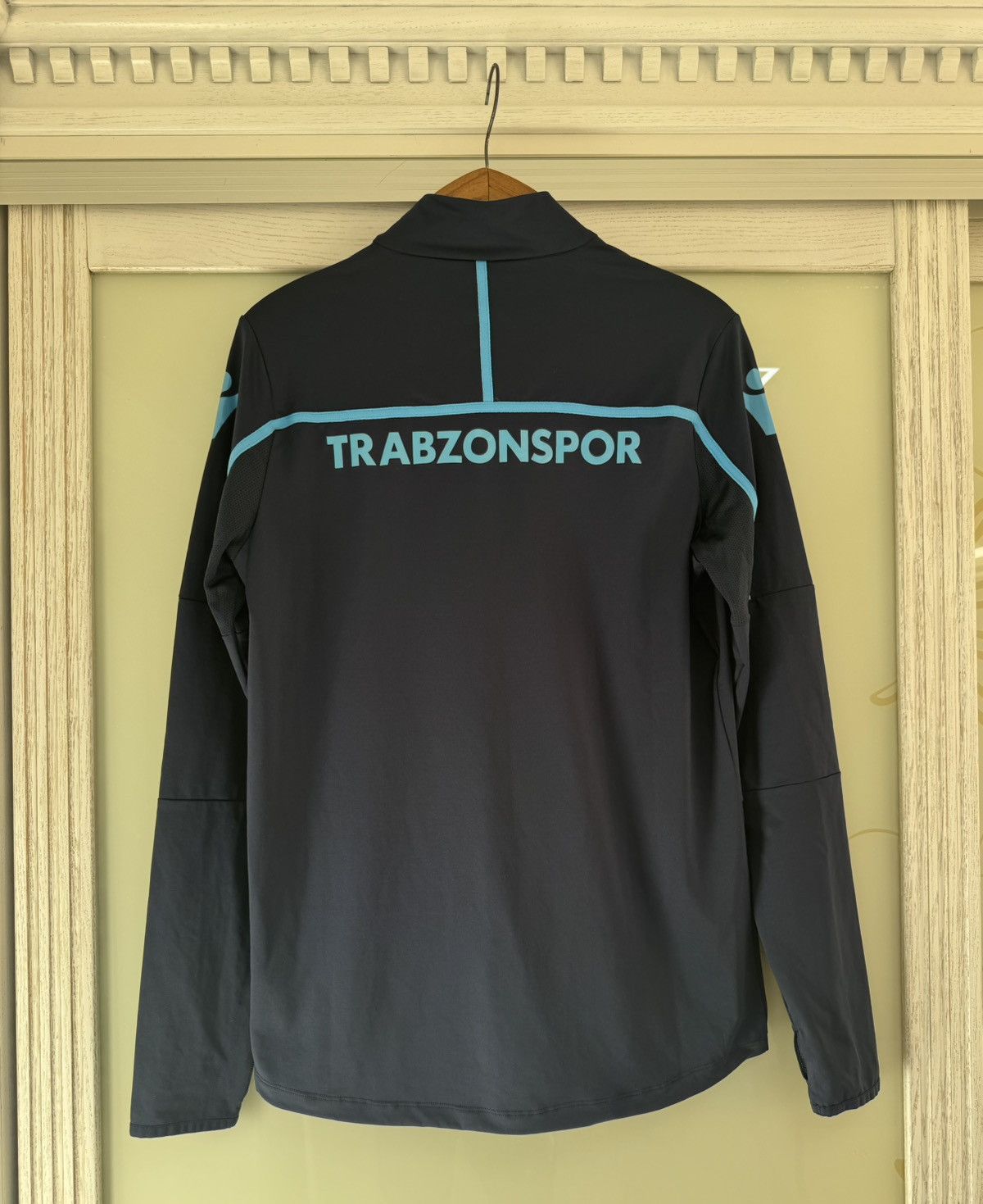 Macron Trabzonspor 2021-2022 Soccer Training Top Football Jersey Size US S / EU 44-46 / 1 - 2 Thumbnail