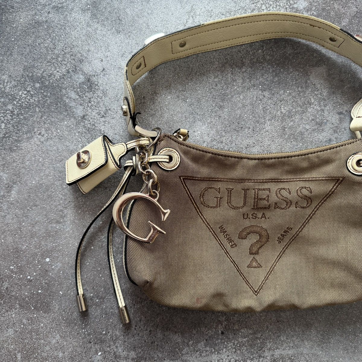Guess Guess Early 2000’s Vintage Y2K Shoulder Bag Size ONE SIZE - 2 Thumbnail