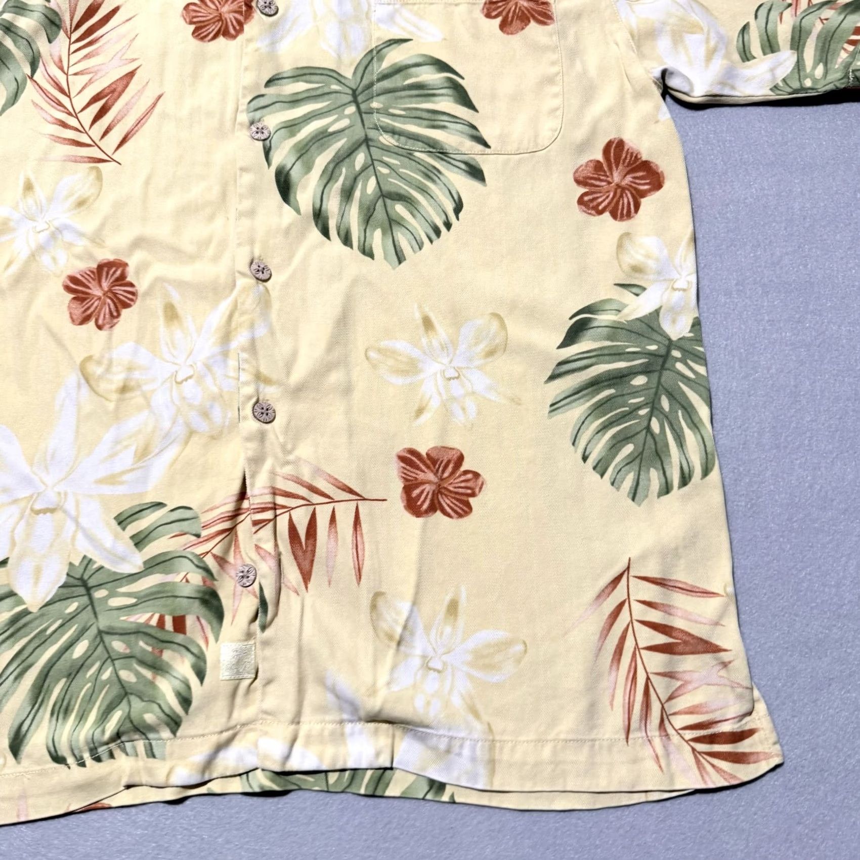 Tommy Bahama VINTAGE Tommy Bahama Shirt Men Yellow 100% Silk Floral Hawaiian Small Yellow Floral Shirt Men Small Silk Hawaiian Size US S / EU 44-46 / 1 - 6 Thumbnail