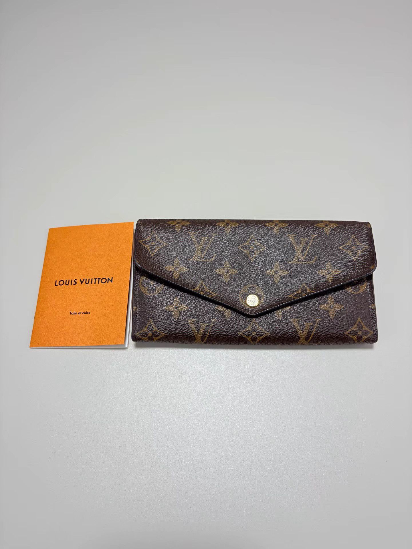Louis Vuitton LOUIS VUITTON Monogram Logo Wallet K1 Size ONE SIZE - 1 Thumbnail