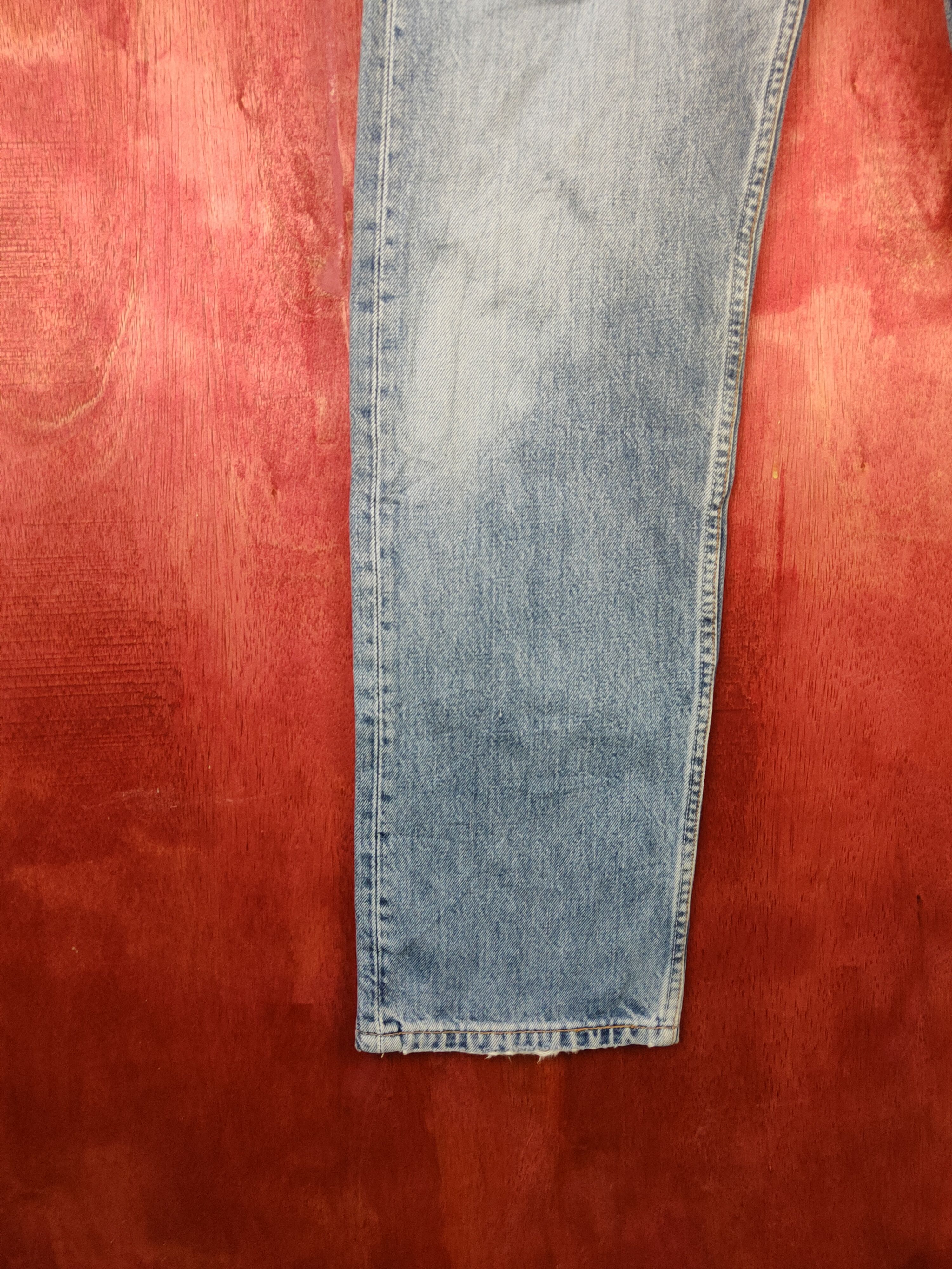 Levi's 501 Levi's vintage faded Blue Distressed Ripped Jeans #S1645 Size US 31 - 4 Thumbnail