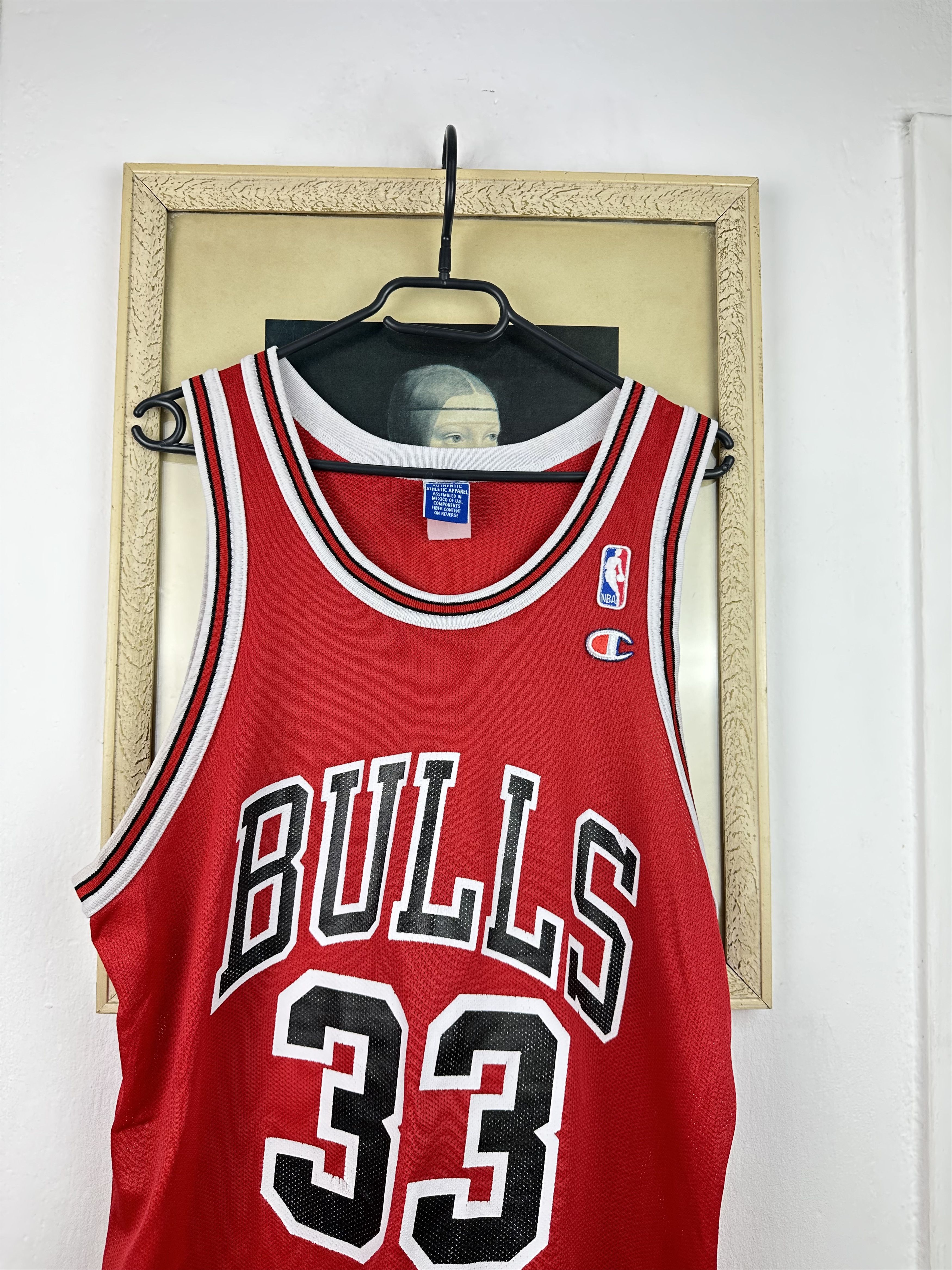 Champion × NBA × Vintage Vintage Pippen Chicago Bulls #33 Red Jersey NBA Rare Size US L / EU 52-54 / 3 - 2 Thumbnail