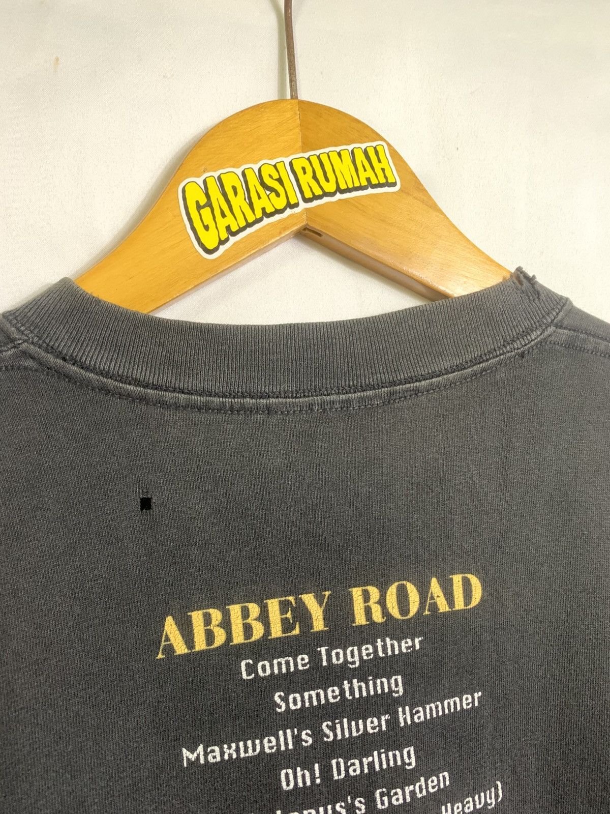 Band Tees Vintage Rare The Beatles Abbey Road Size US M / EU 48-50 / 2 - 14 Thumbnail