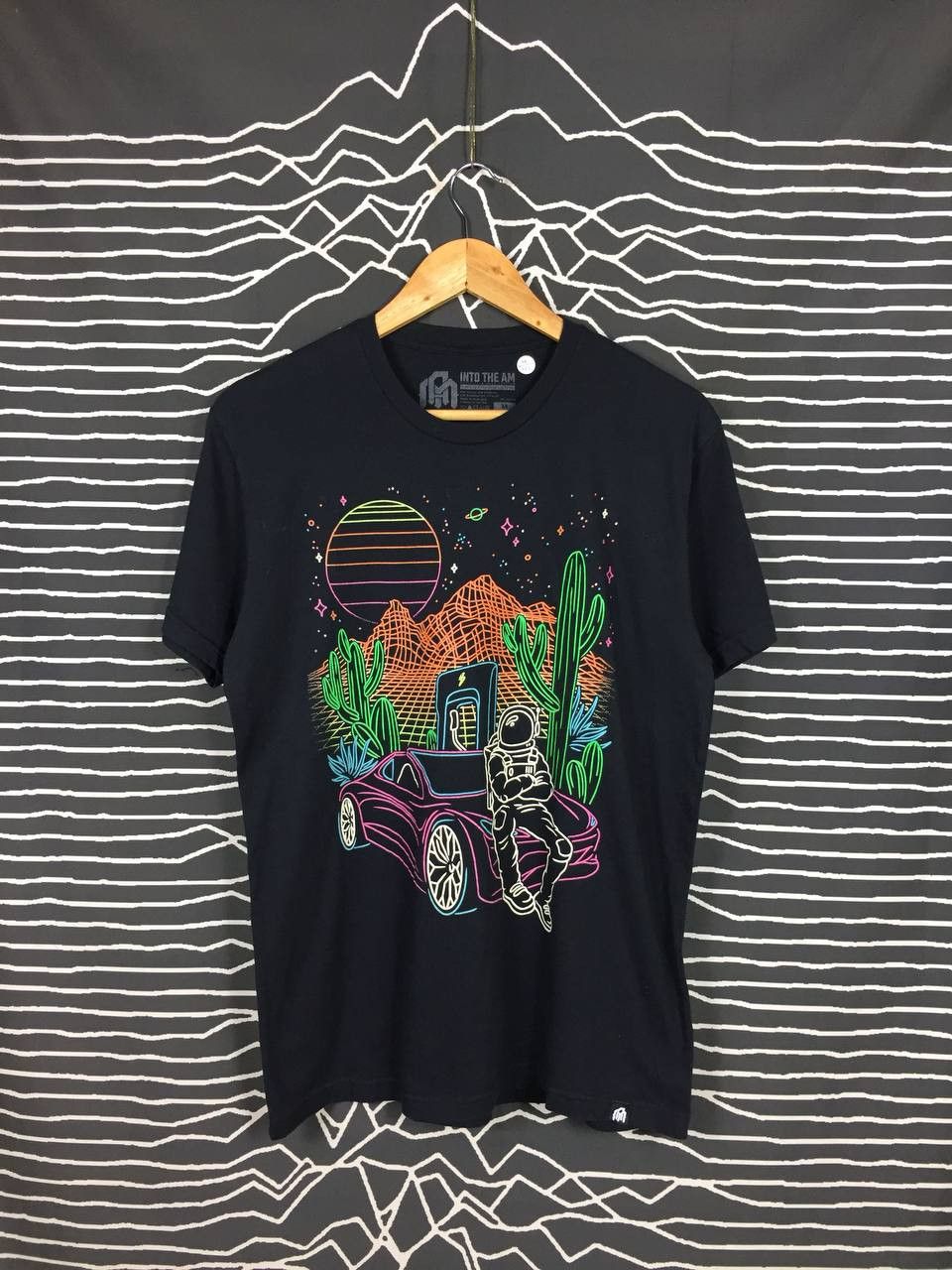 Vintage Into The Am The Electric Desert Glow In The Dark Graphic Tee Size US M / EU 48-50 / 2 - 1 Thumbnail