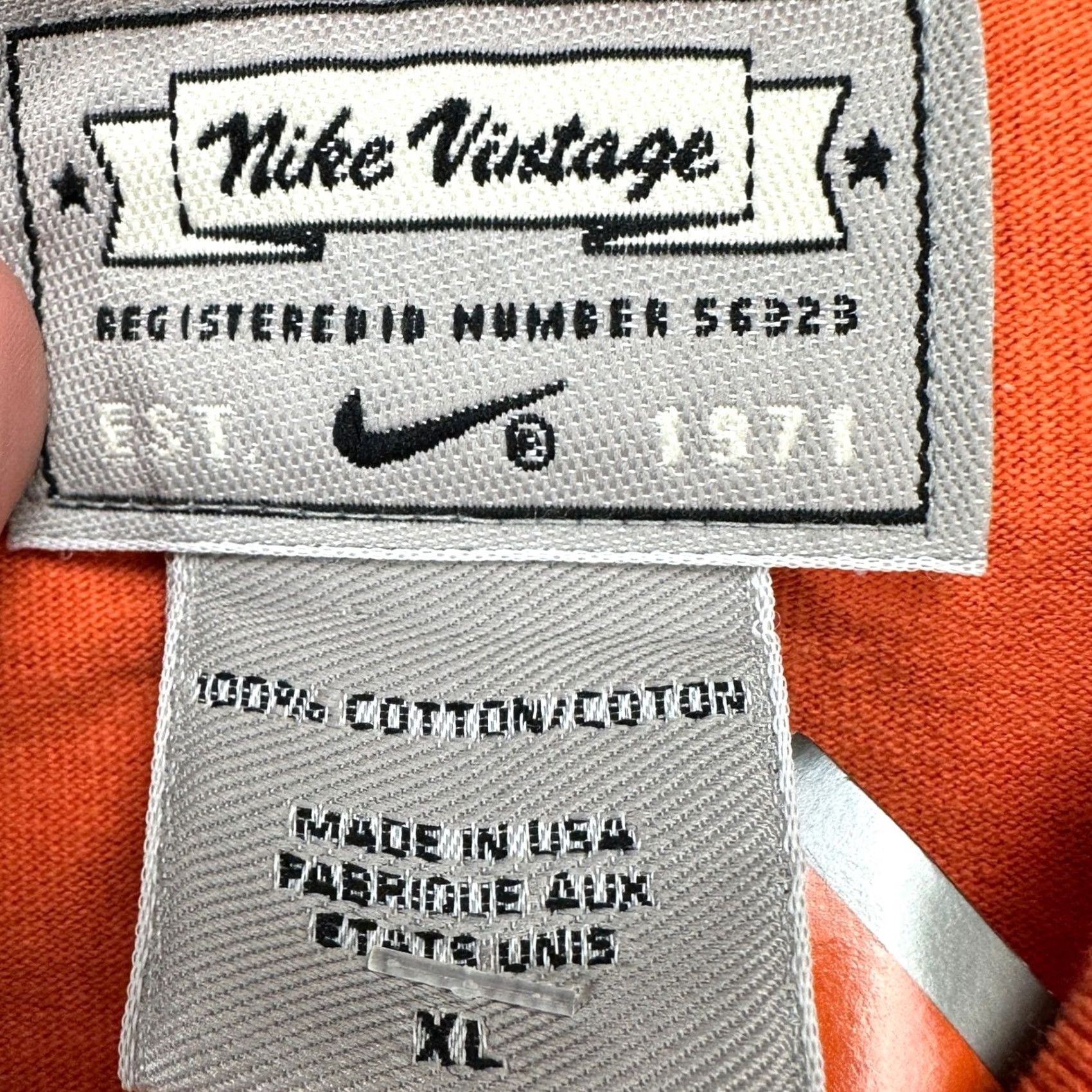 Nike VINTAGE Nike Mens Center Swoosh T-Shirt XL Orange Crewneck Short Sleeve Tee NEW Size US XL / EU 56 / 4 - 4 Thumbnail