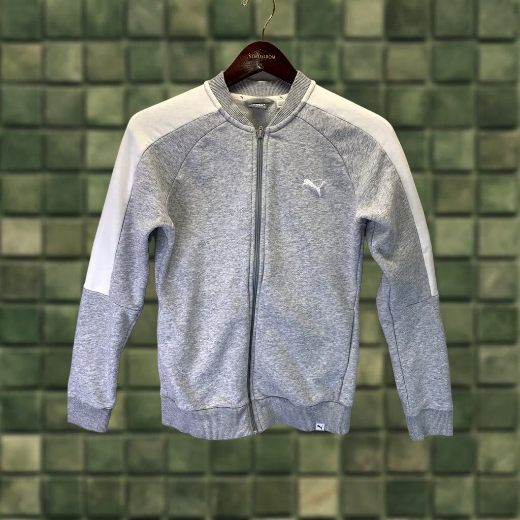 Puma Puma Women’s SZ S Gray/White Full Zip Sweater Jacket EUC #3214 Jacket XS? Size S / US 4 / IT 40 - 1 Thumbnail