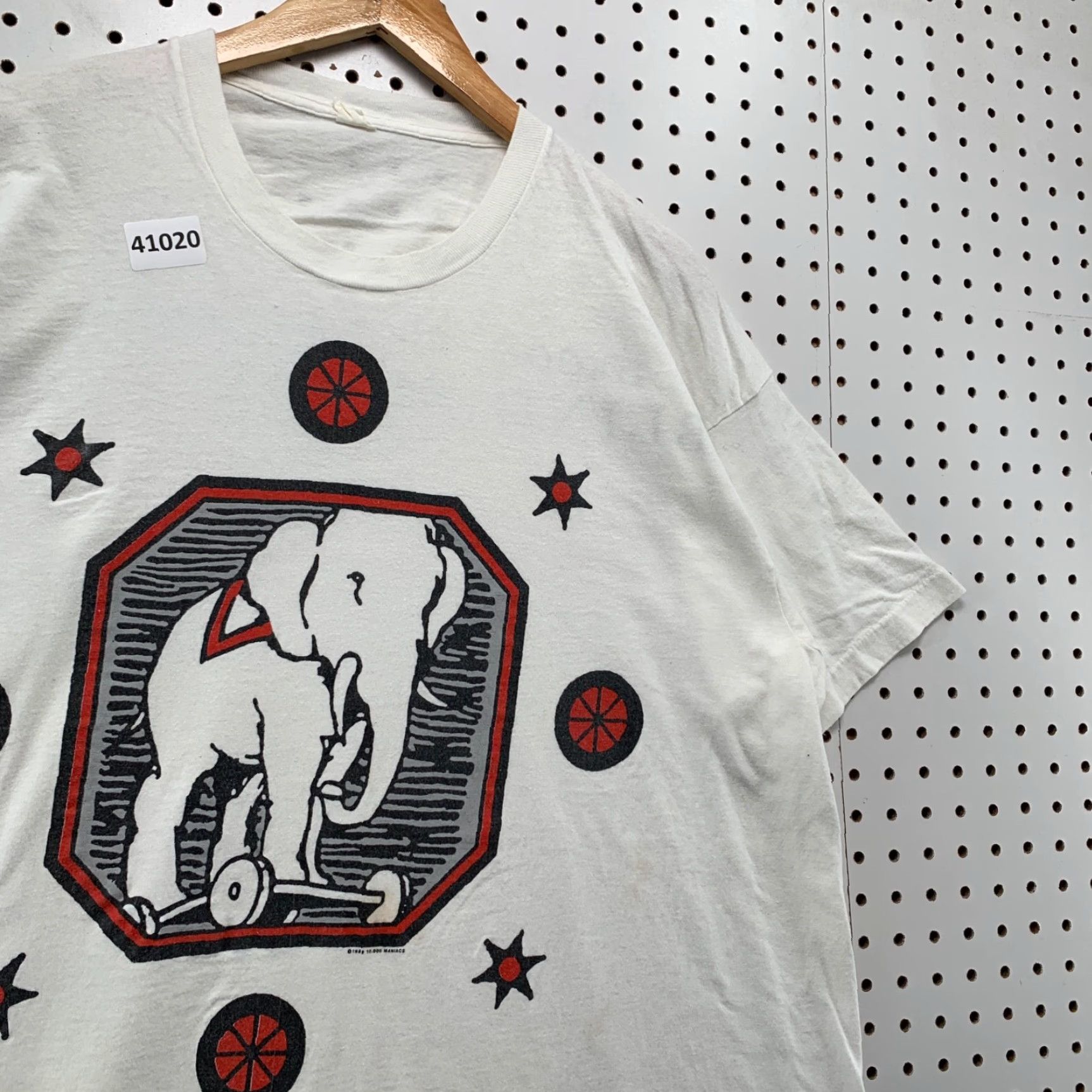 Vintage VINTAGE 90s 10000 Maniacs Shirt Men 2XL White Bling Man ZOO Rare Single Stitch Shirt Men 2XL White 90s Maniacs Zoo Bling Musical Band Mens Size US XXL / EU 58 / 5 - 7 Thumbnail