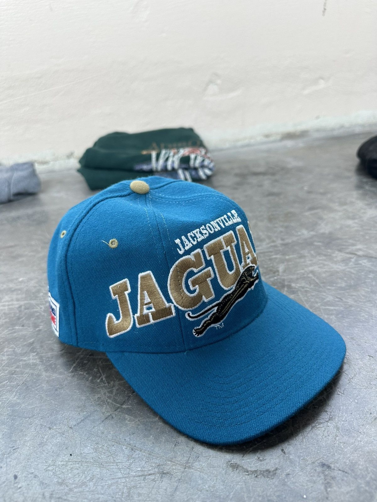 image of Nfl x Starter Jacksonville Jaguars Banned Logo Starter Snapback in Teal, Men's