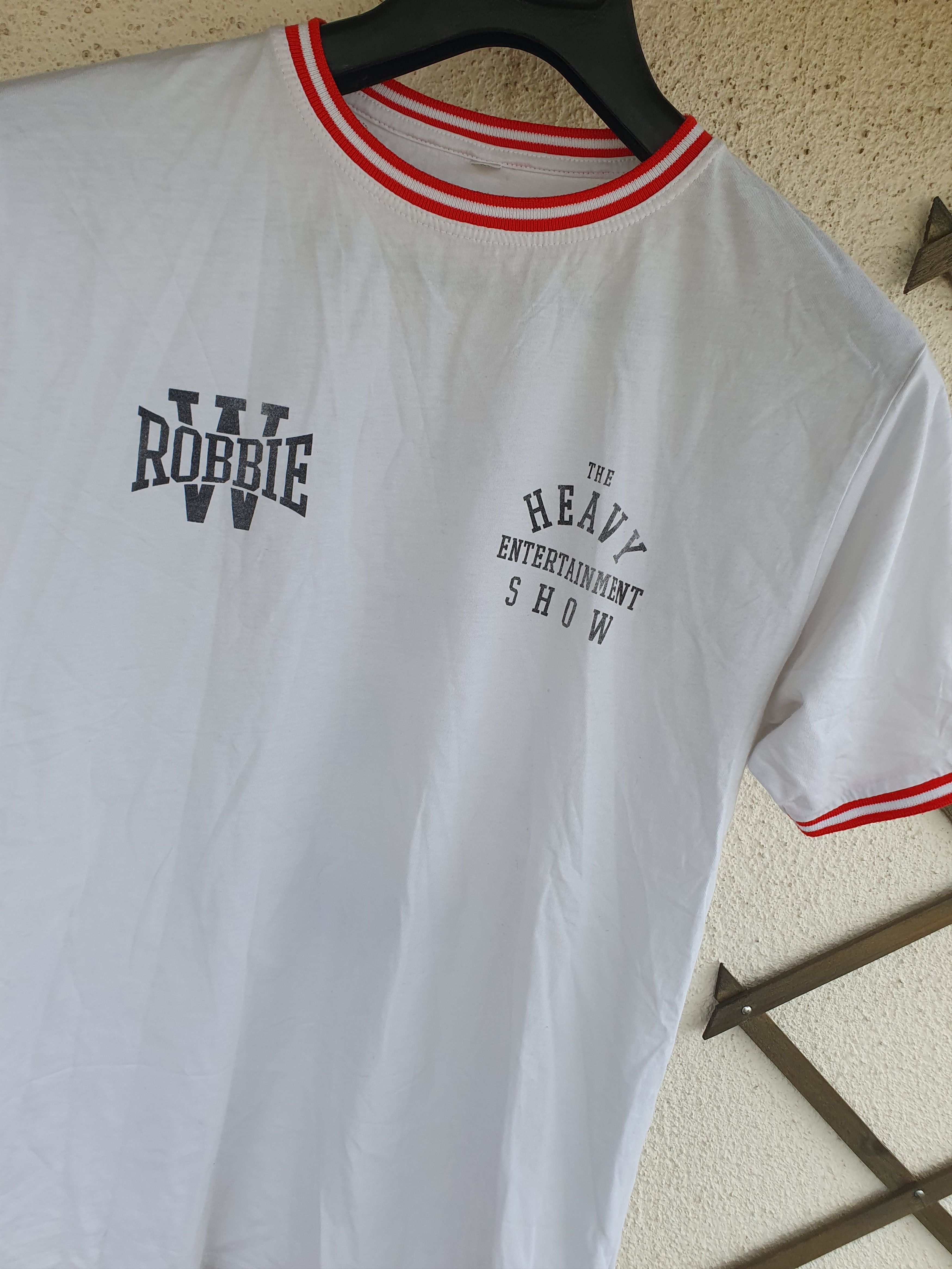 Band Tees Robbie Williams The Heavy Entertainment Show t-shirt #3 sz M Size US M / EU 48-50 / 2 - 4 Thumbnail