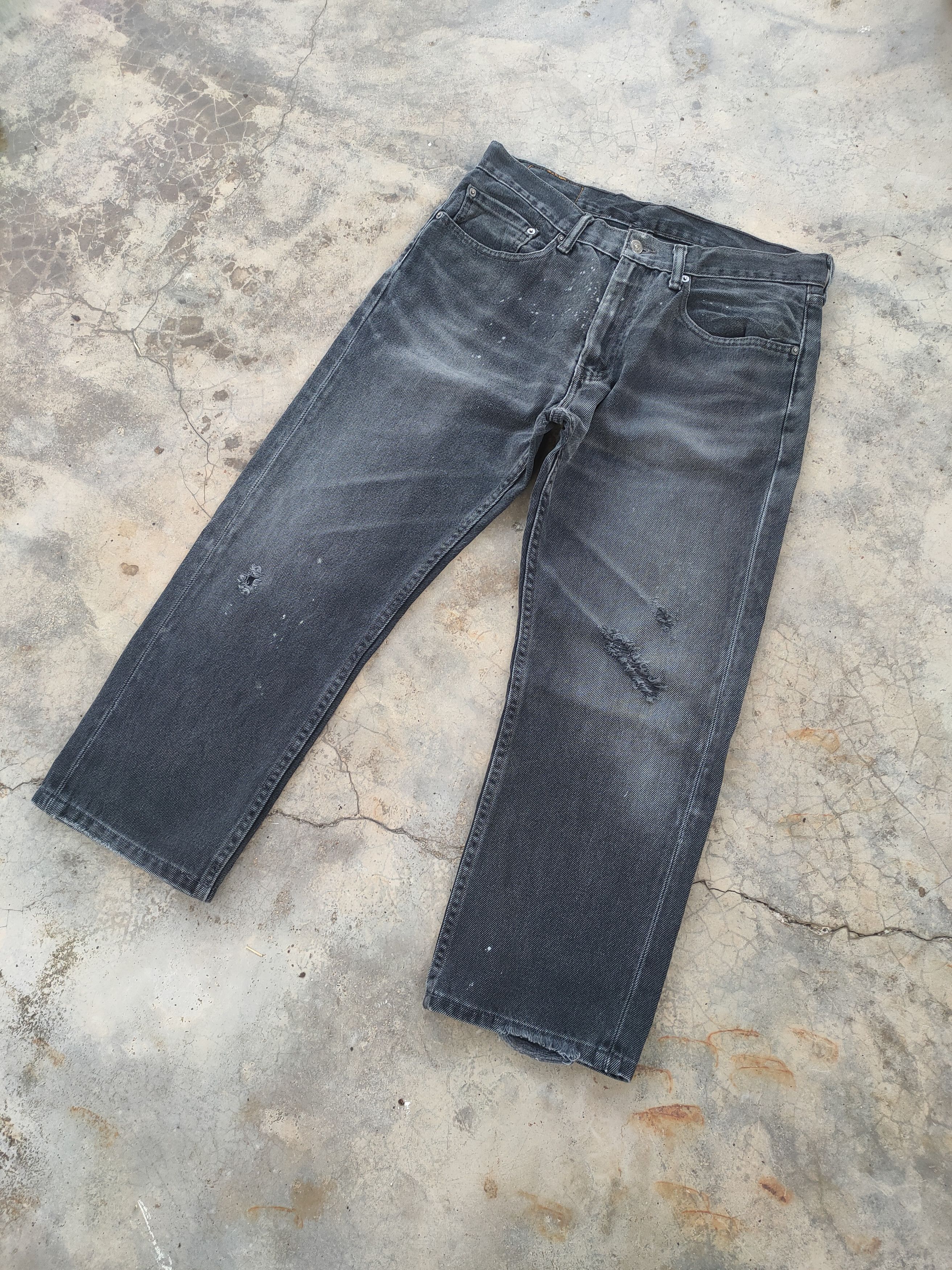 Levi's W35 VINTAGE LEVI'S BLACK RIPPED JEANS DENIM PANTS Size US 35 - 2 Thumbnail