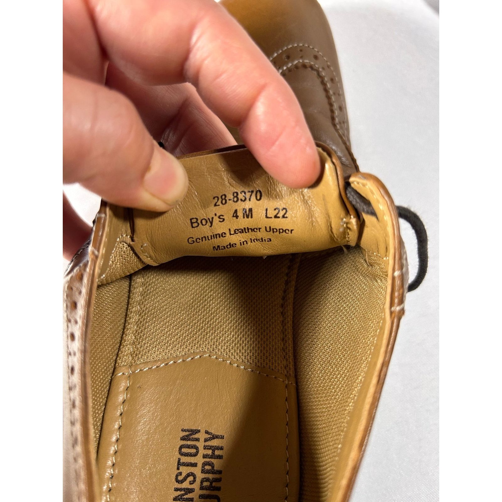 Johnston & Murphy Johnston & Murphy Boys 4 M L22 Oxford Wingtip shoes Size US 5 / EU 37 - 6 Thumbnail