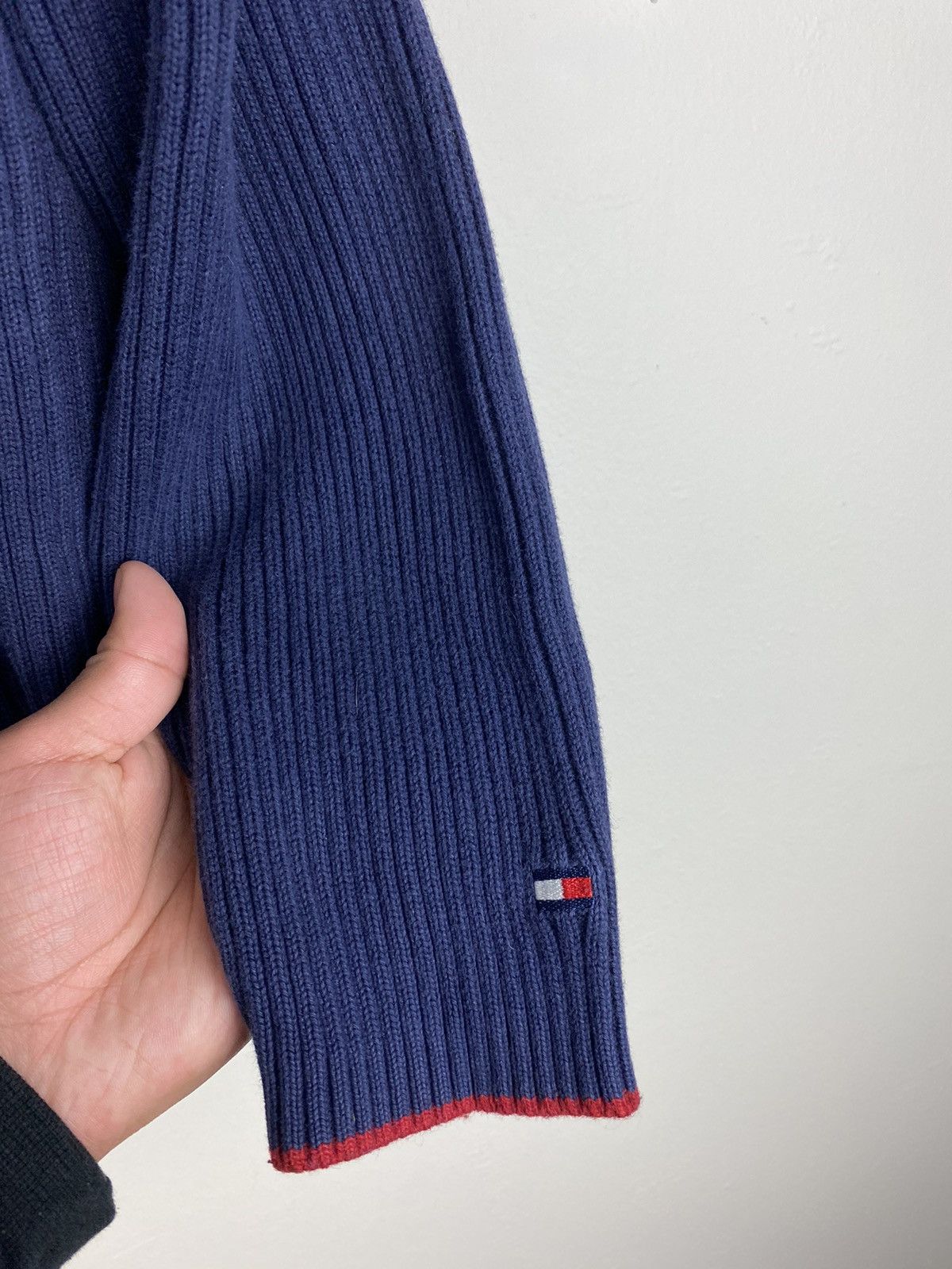 Tommy Hilfiger × Vintage Vintage Made In Japan Tommy Hilfiger V Neck Sweater Knit Size US S / EU 44-46 / 1 - 5 Thumbnail