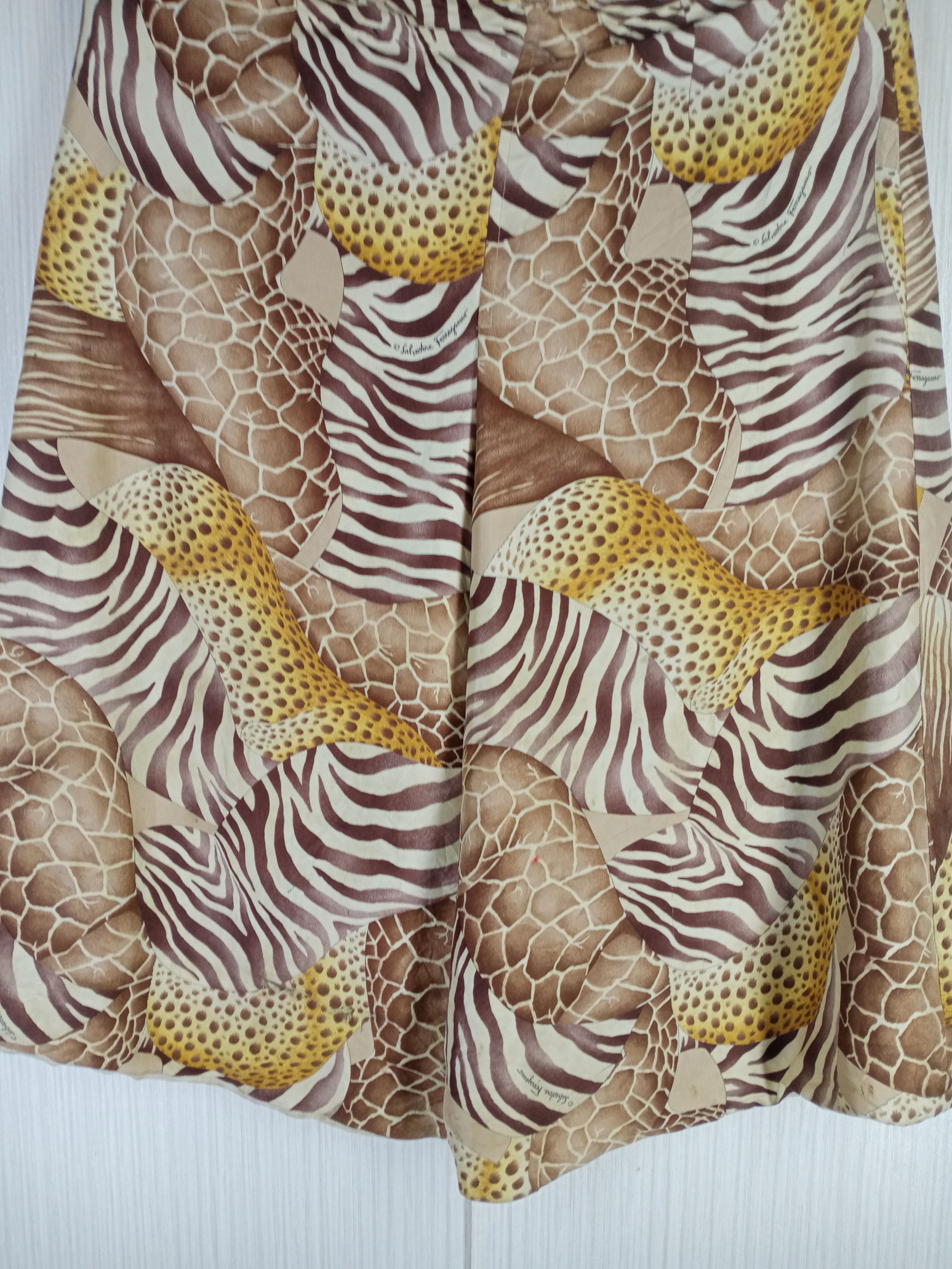 Salvatore Ferragamo Vintage Salvatore Ferragamo Animal Printed Silk Skirts Size 30" / US 8 / IT 44 - 5 Thumbnail