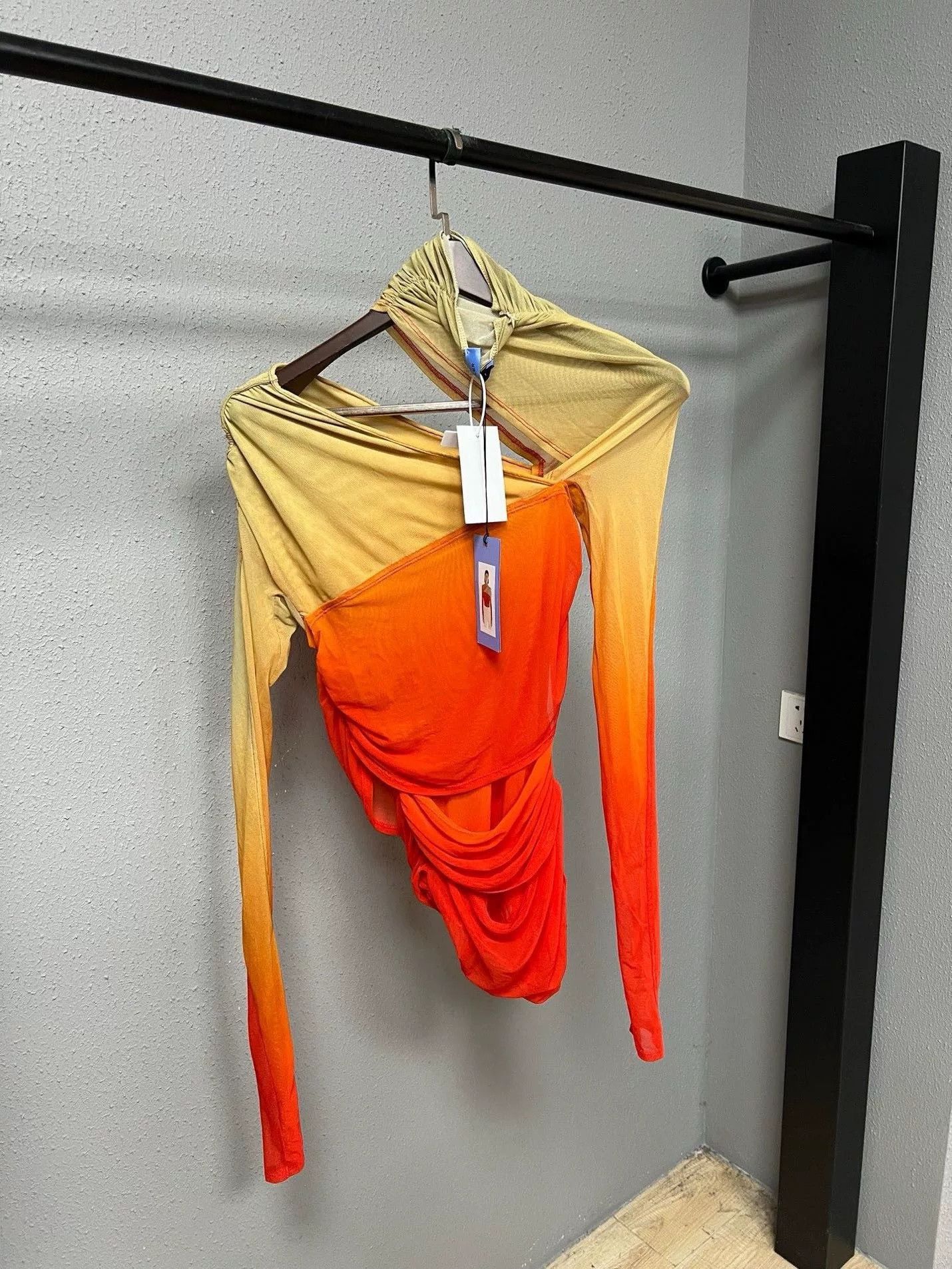 Mugler Mugler Orange Gradient Off-Shoulder Ruffled Dress Size US 7 / EU 40 - 2 Thumbnail