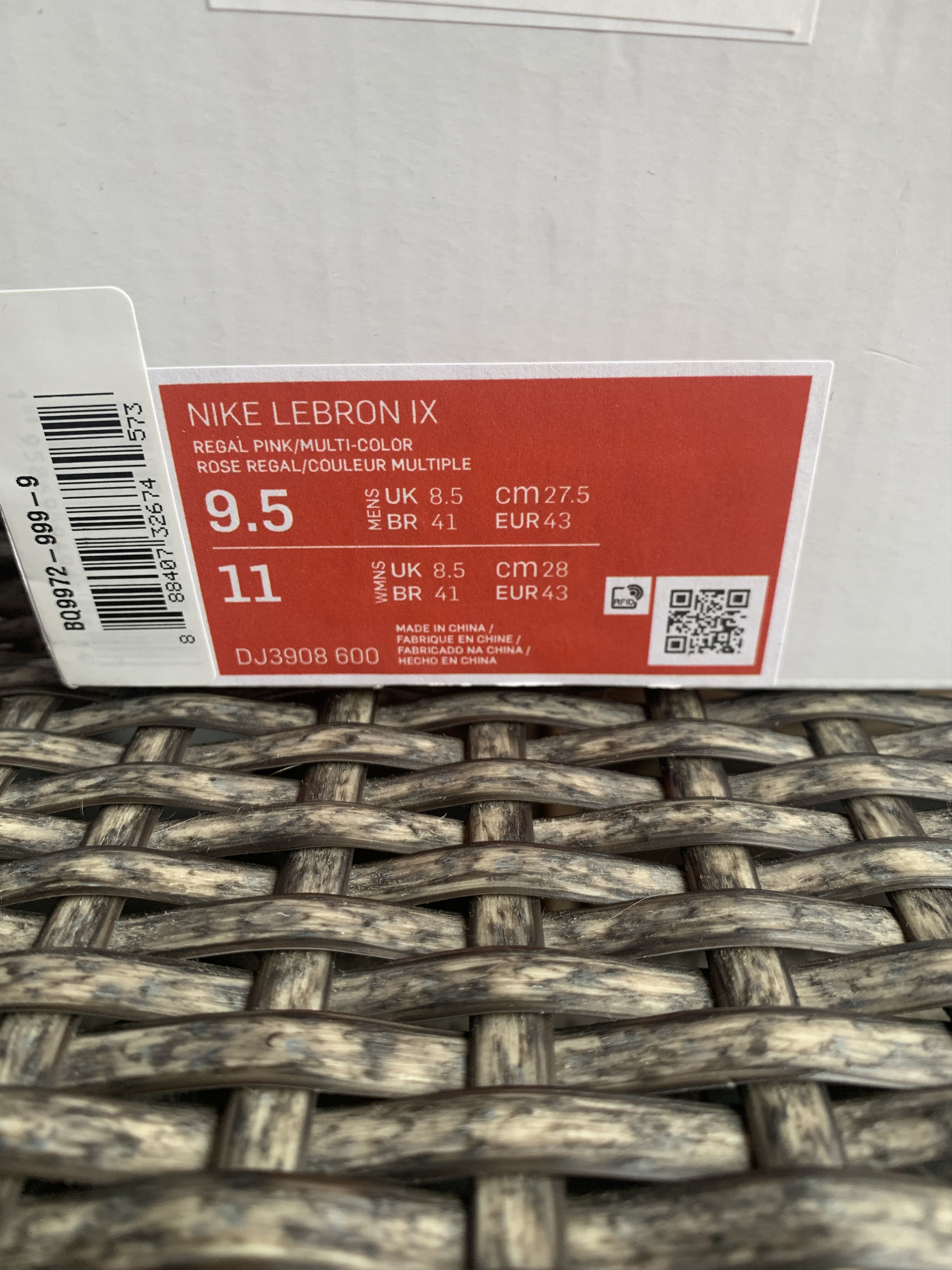 Nike NIKE LEBRON IX 9.5 US sneakers new 100% authentiques NO BOX Size US 9.5 / EU 42-43 - 11 Thumbnail