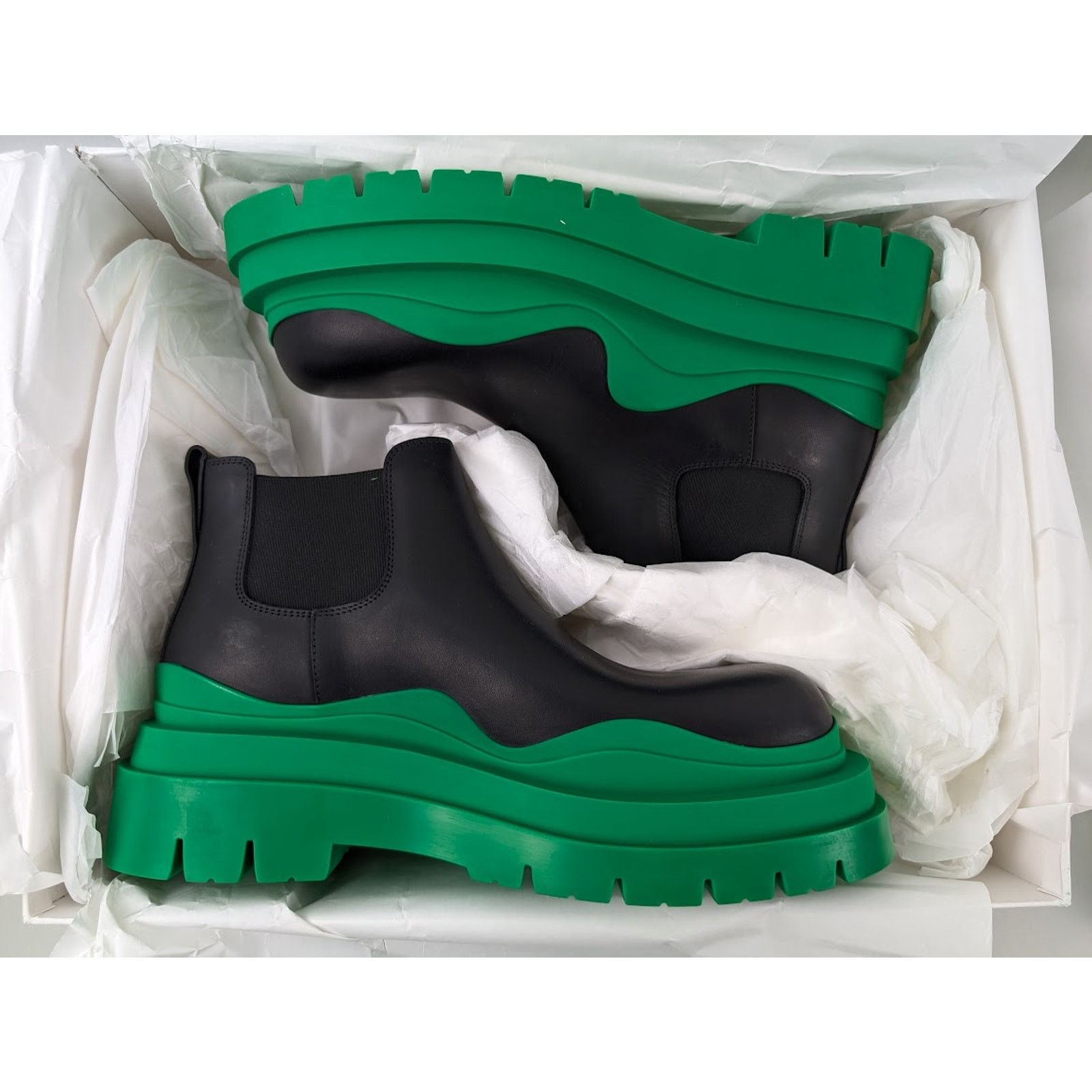 Bottega Veneta o1rshd1 Military Calf Tire Boot in Black/Green Size US 12 / EU 45 - 10 Thumbnail