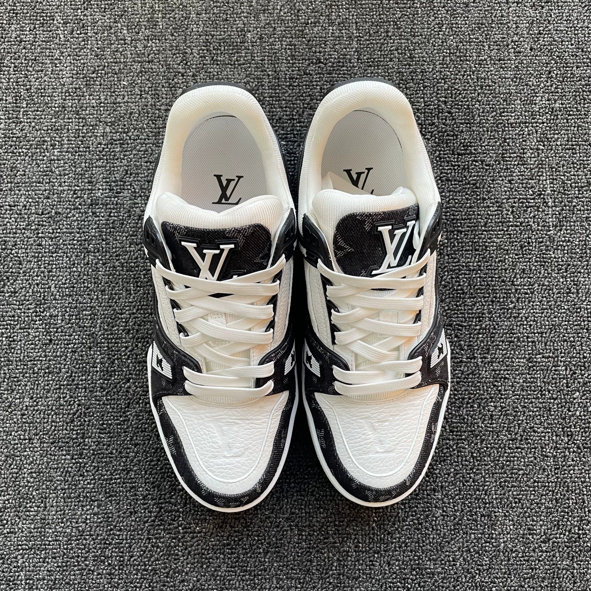 Louis Vuitton LV Trainer Panda Unisex Blk/Wht 38.5 99 New Size US 7.5 / IT 37.5 - 2 Thumbnail