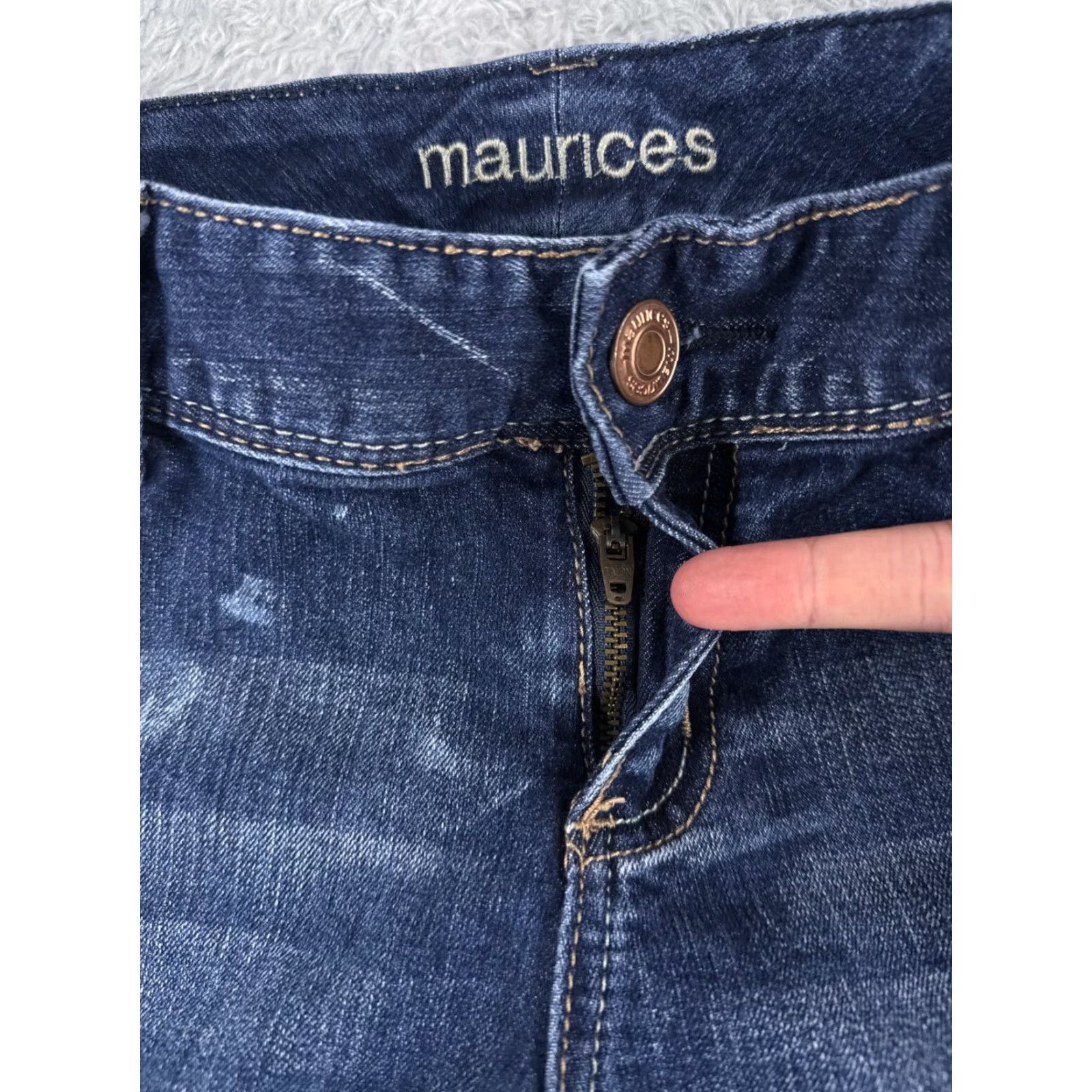 Vintage Maurices Jeans Womens 9 Blue Denim Low Rise Bootcut Distressed 30x31 Size 30" / US 8 / IT 44 - 5 Thumbnail