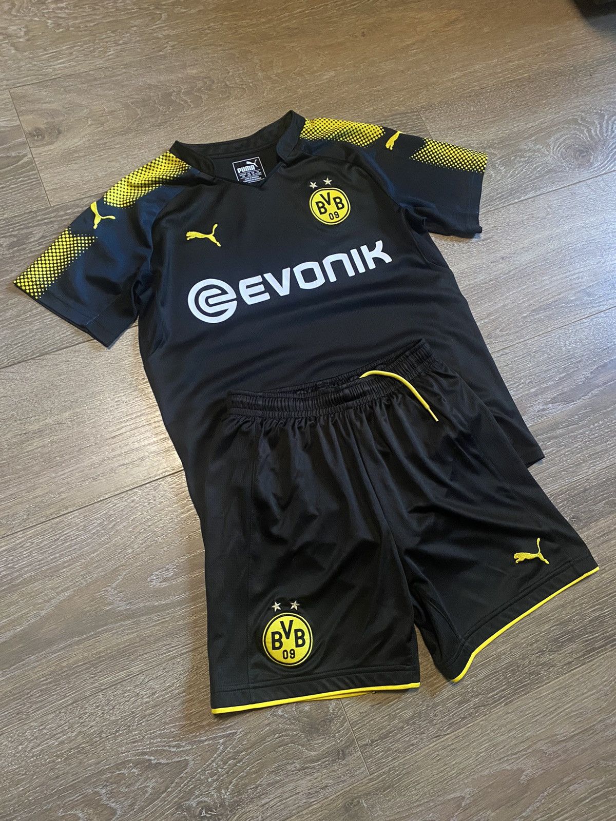 Puma × Vintage Vintage Borussia Dortmund 2017/2018 Away KIDS Size L Size US L / EU 52-54 / 3 - 2 Thumbnail