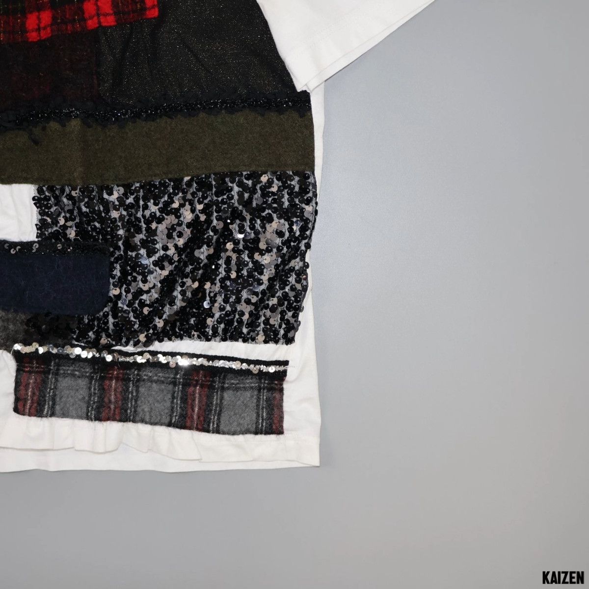 Comme des Garcons × Junya Watanabe JUNYA WATANABE x COMME DES GARCONS - SEQUIN PATCHWORK TEE Size M / US 6-8 / IT 42-44 - 6 Thumbnail