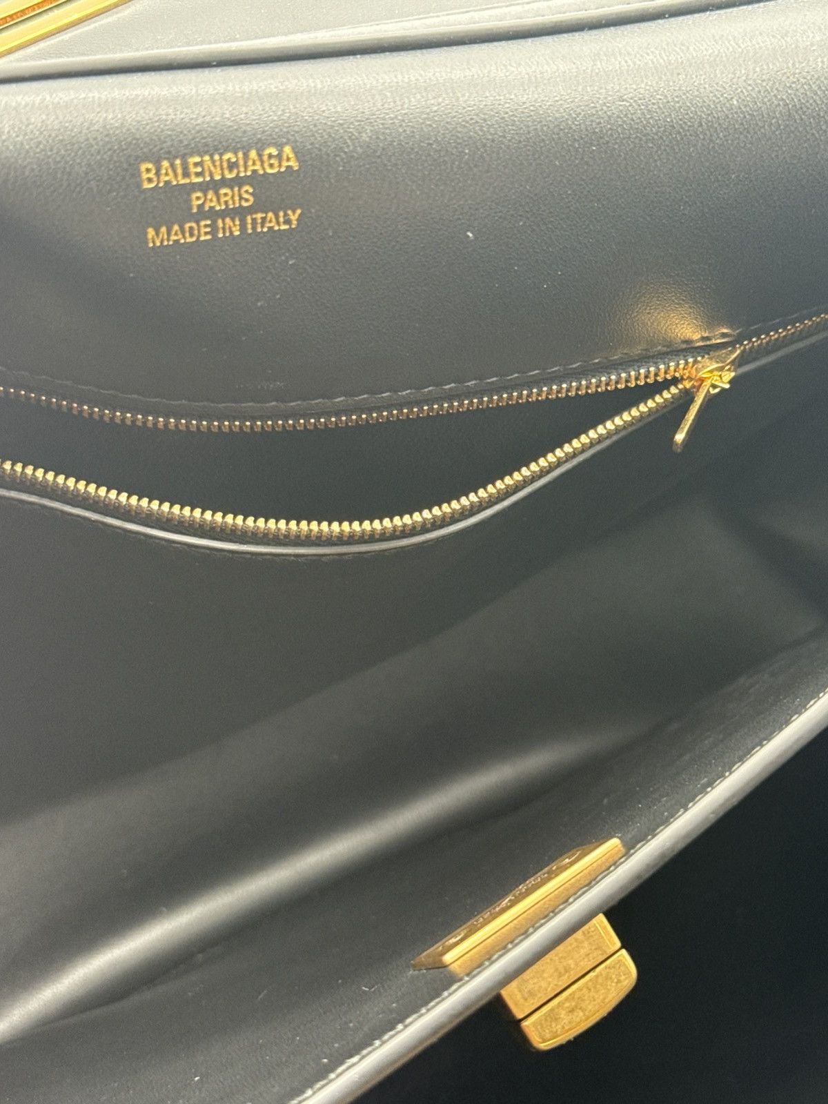 Balenciaga Balenciaga Rodeo Shoulder Bag Leather Medium $4590 Size ONE SIZE - 16 Thumbnail