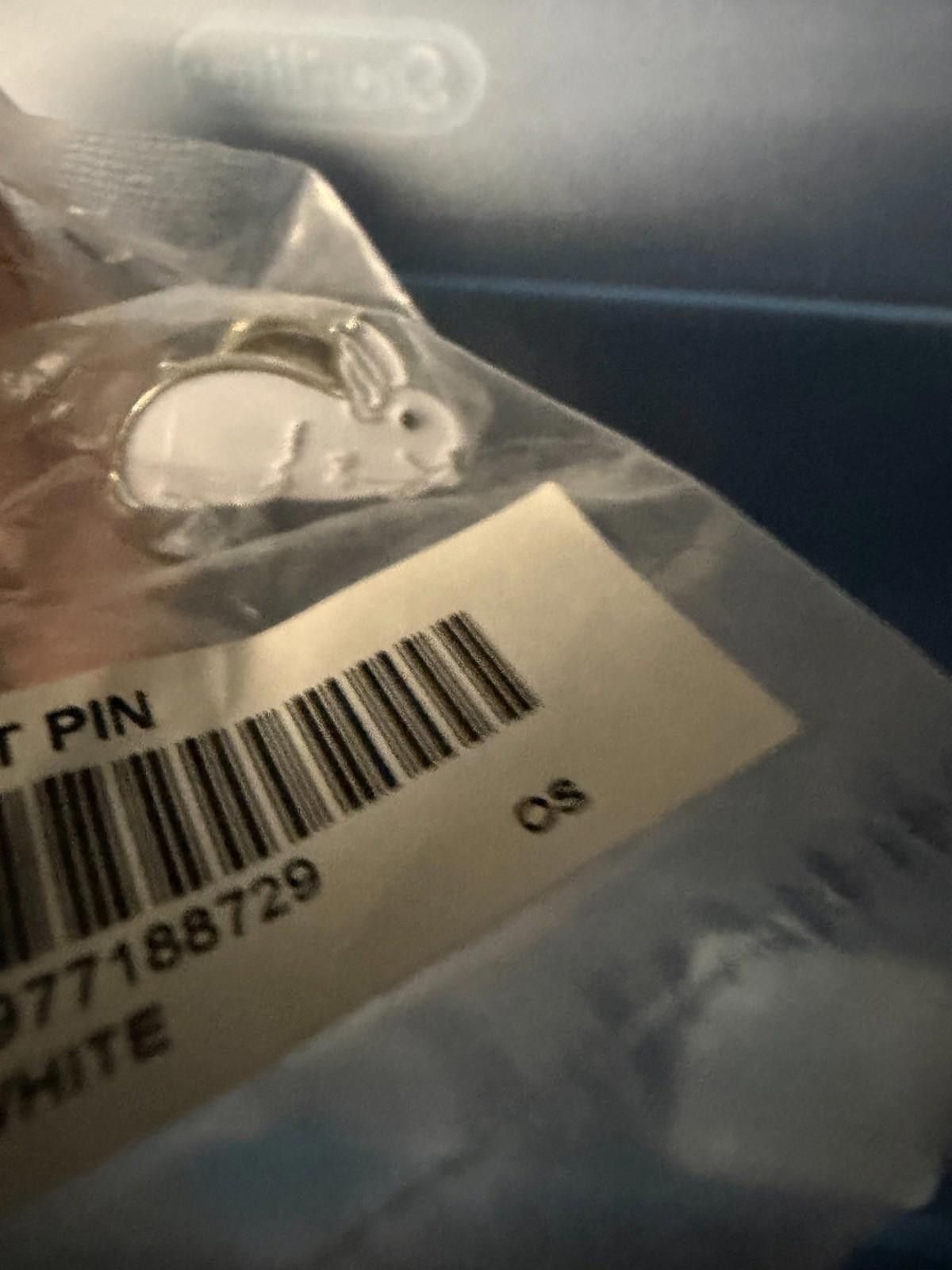 Supreme Supreme White Bunny Rabbit Pin FW16 Size ONE SIZE - 1 Thumbnail