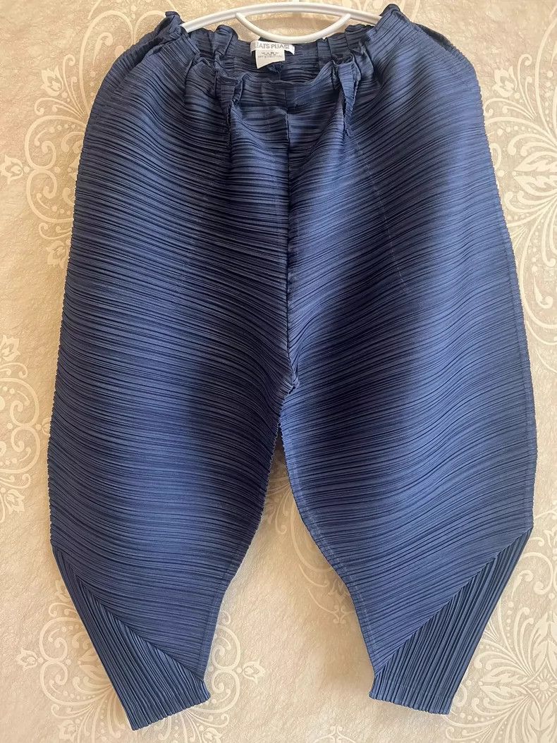 Issey Miyake Issey Miyake size:3 Blue pleated chicken leg pants Size 22" - 1 Thumbnail