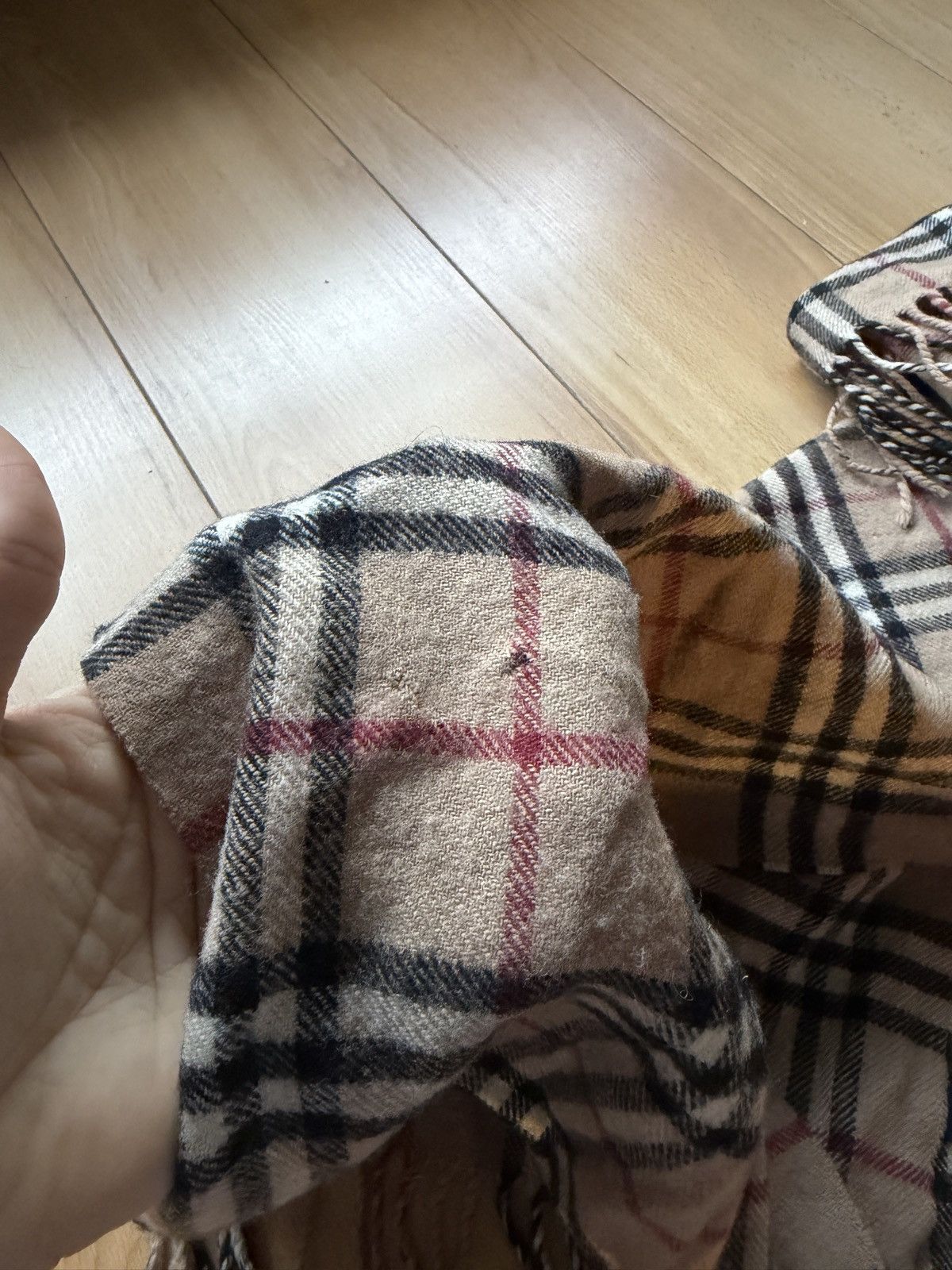 Burberry Burberrys vintage nova check panted cashmere scarf Size ONE SIZE - 3 Thumbnail
