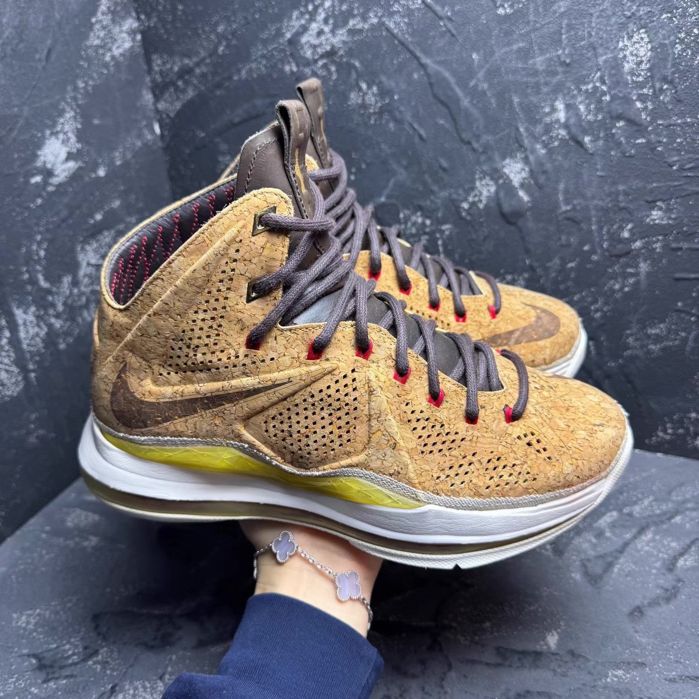 Nike Nike LeBron 10 EXT Cork Q10 Size US 7 / EU 40 - 7 Thumbnail