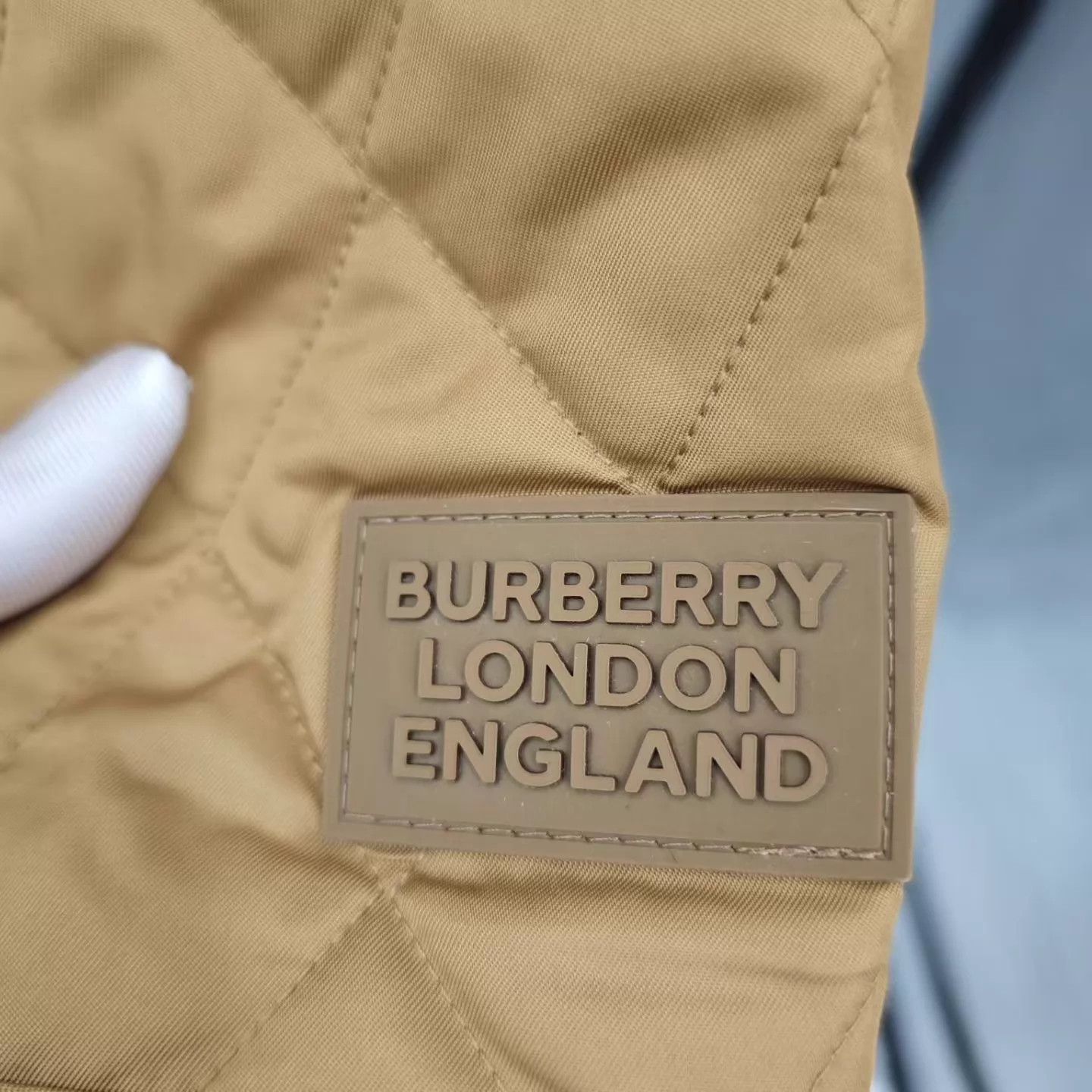Burberry Burberry Diamond Quilted Gold Puffer Jacket S 99 Size S / US 4 / IT 40 - 3 Thumbnail