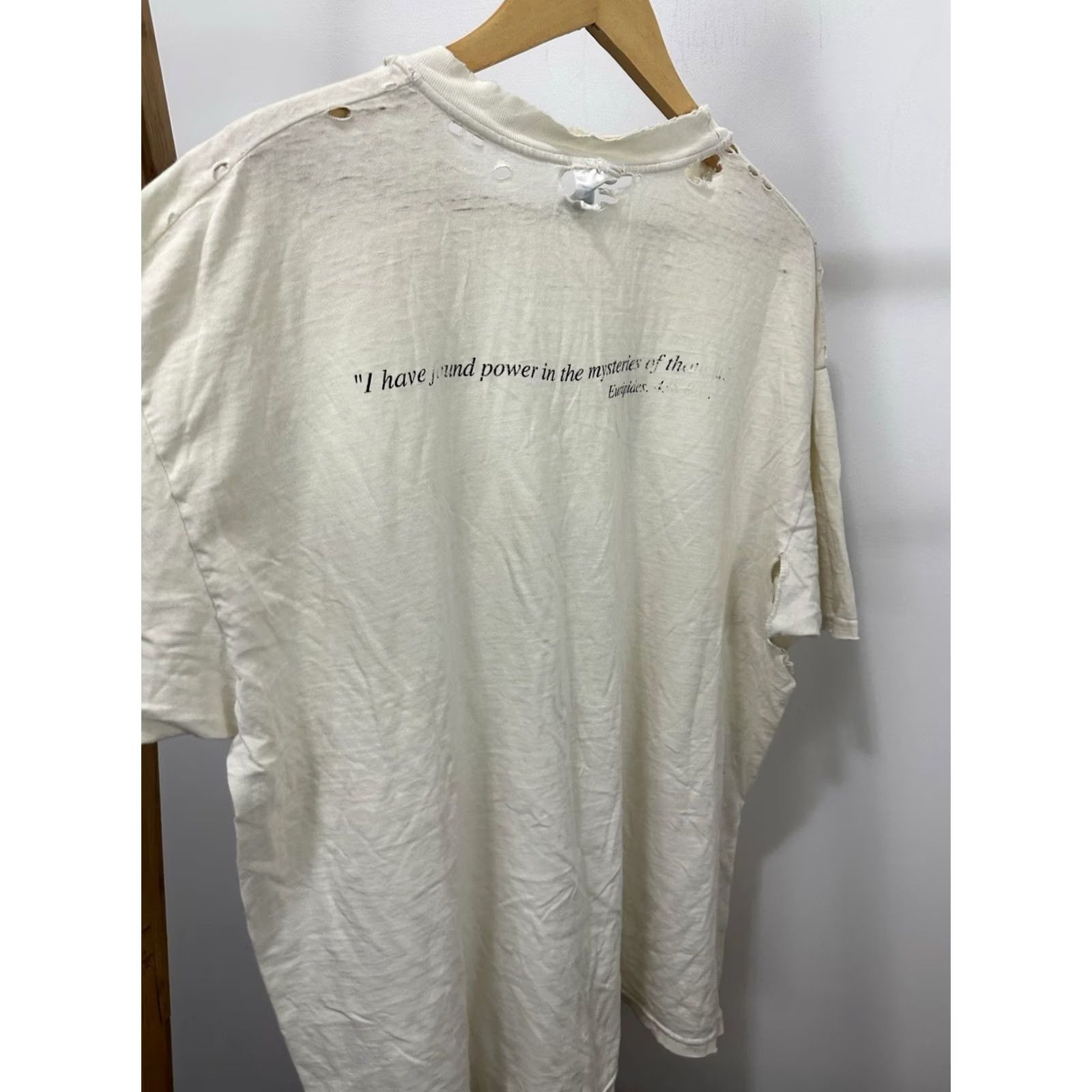 Hanes VINTAGE Euripides Mysteries of Thought Thrashed Worn Cotton T-Shirt XL Mens White Size US XL / EU 56 / 4 - 5 Thumbnail