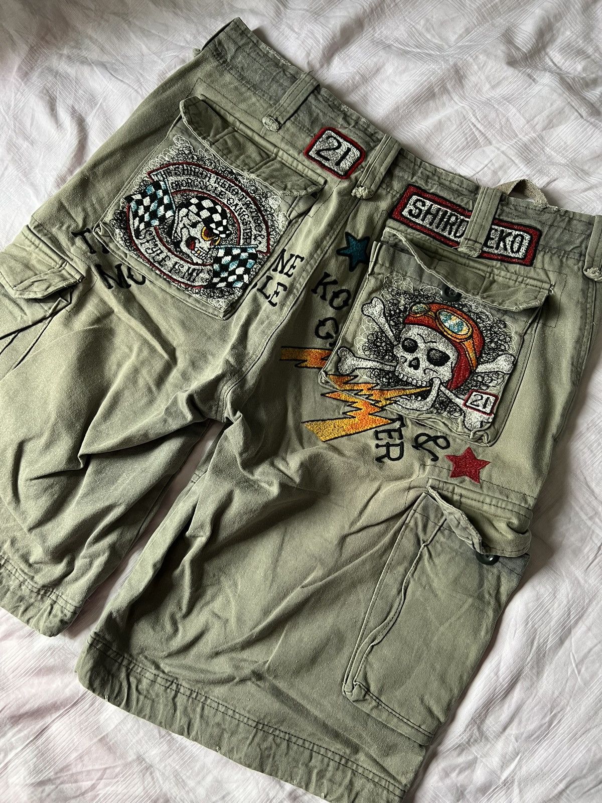 Japanese Brand × Vintage Vintage Japanese Brand Shiro Neko Cargo Shorts TATTO Style Size US 36 / EU 52 - 1 Thumbnail