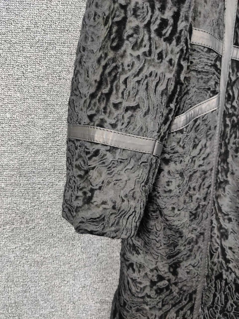 The Unbranded Brand Vintage Unbrand Leather Faux Fur Long Coat Size US M / EU 48-50 / 2 - 3 Thumbnail