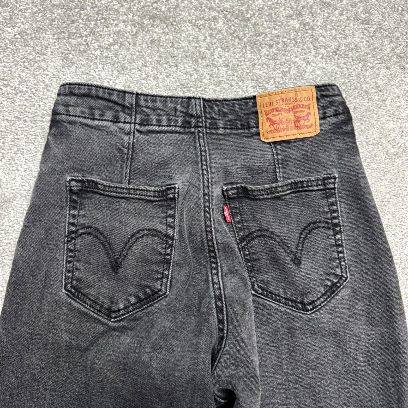 Levi's Levi's High Waisted Taper Denim Mom Jeans Womens 27x27 Washed Black Casual 27 Jeans Womens Levi's Black City Streetwear 90s Womens Size 27" / US 4 / IT 40 - 4 Thumbnail