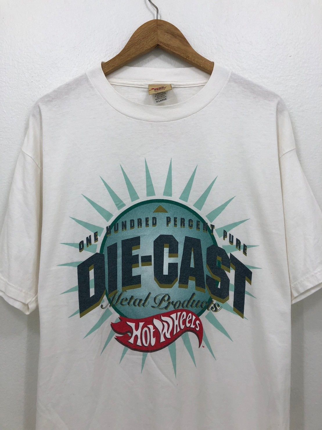 Vintage Giant Hot Wheels shirt BN