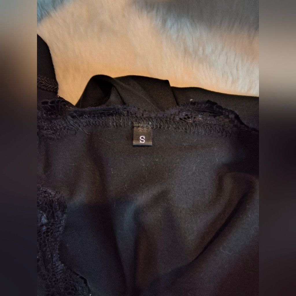 The Unbranded Brand Black Lace Sleeve Top with Wine Glass Design Size S / US 4 / IT 40 - 5 Thumbnail