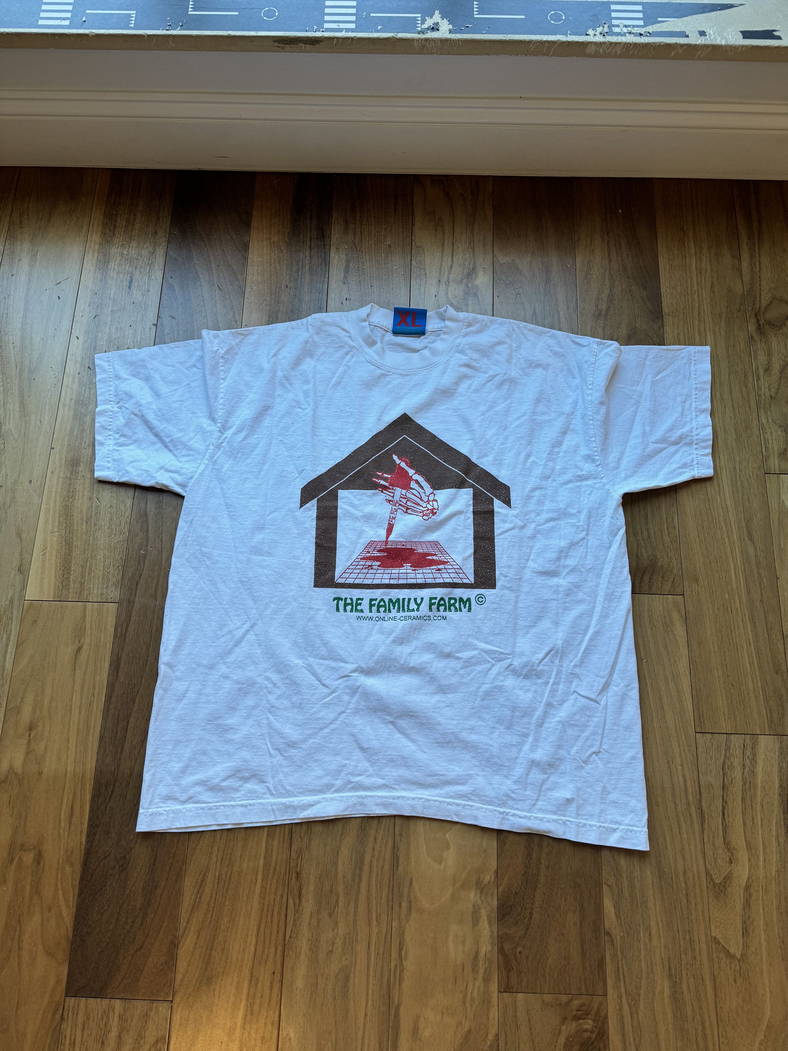 Online Ceramics Online Ceramics The Family Farm T-shirt Size US XL / EU 56 / 4 - 1 Thumbnail