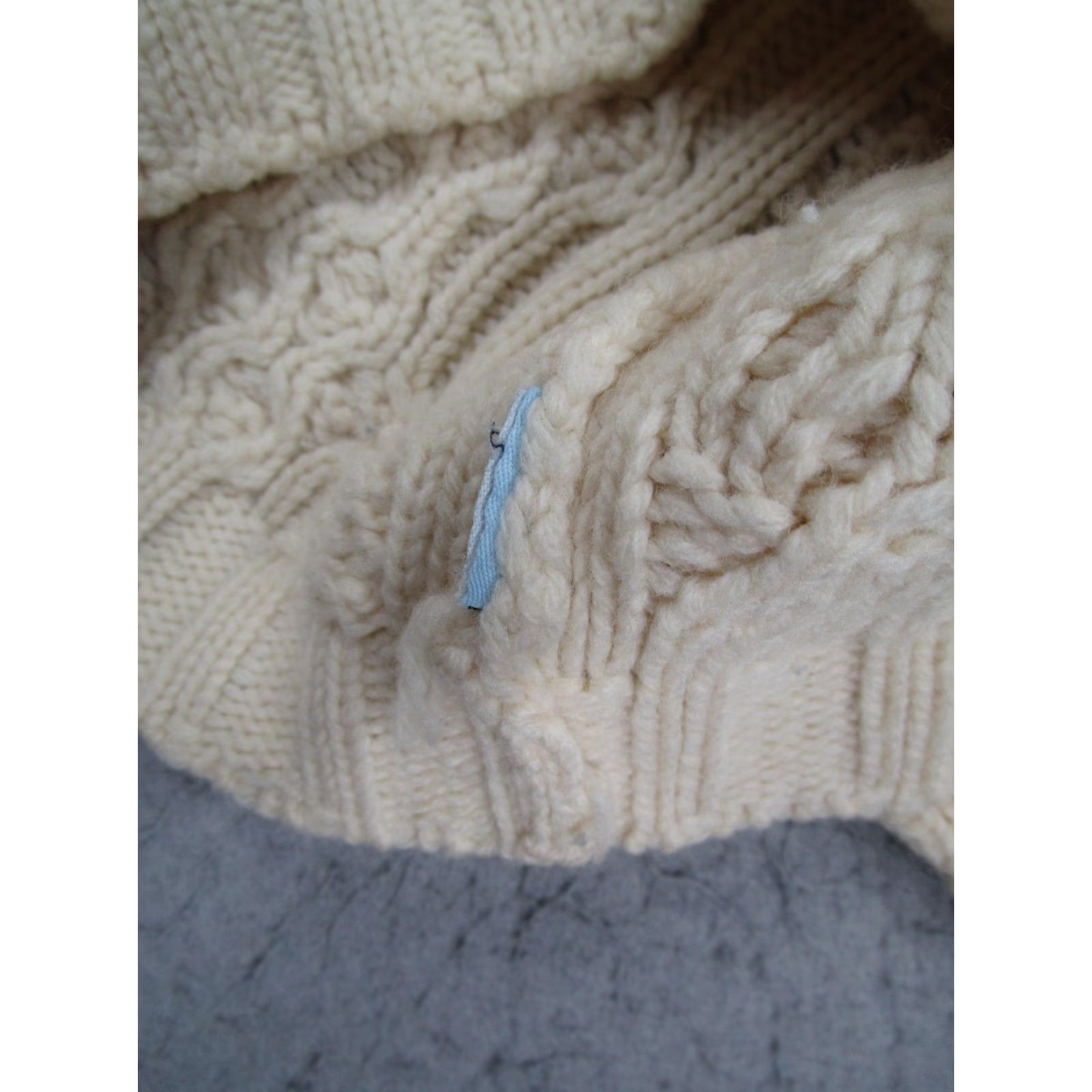 Abercrombie & Fitch VINTAGE Abercrombie & Fitch Sweater Women S White Lambswool Cable Knit Full Zip Size S / US 4 / IT 40 - 4 Thumbnail