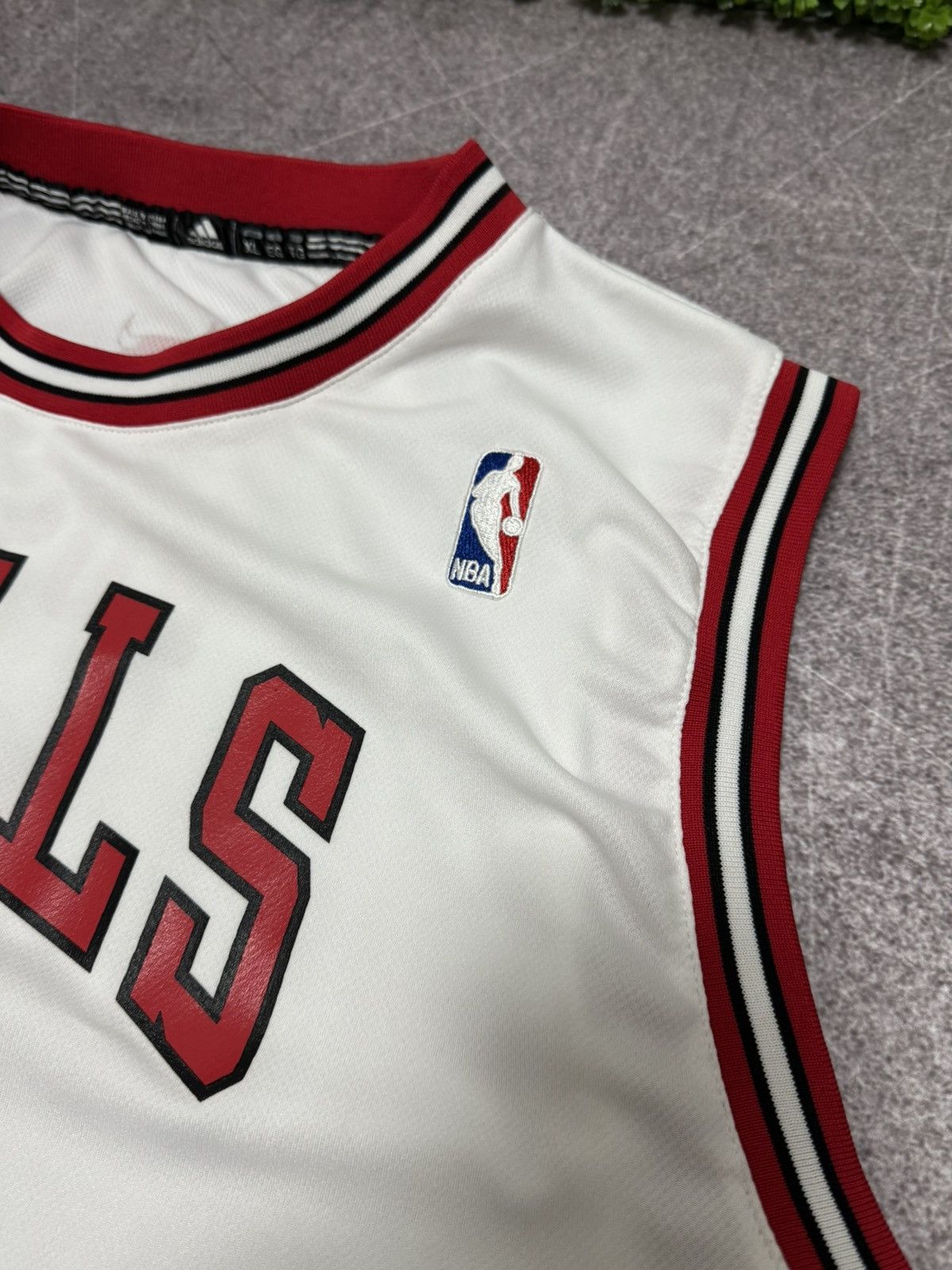 Adidas Adidas ROSE Chicago Bulls Jersey 2012 Size US XL / EU 56 / 4 - 10 Thumbnail