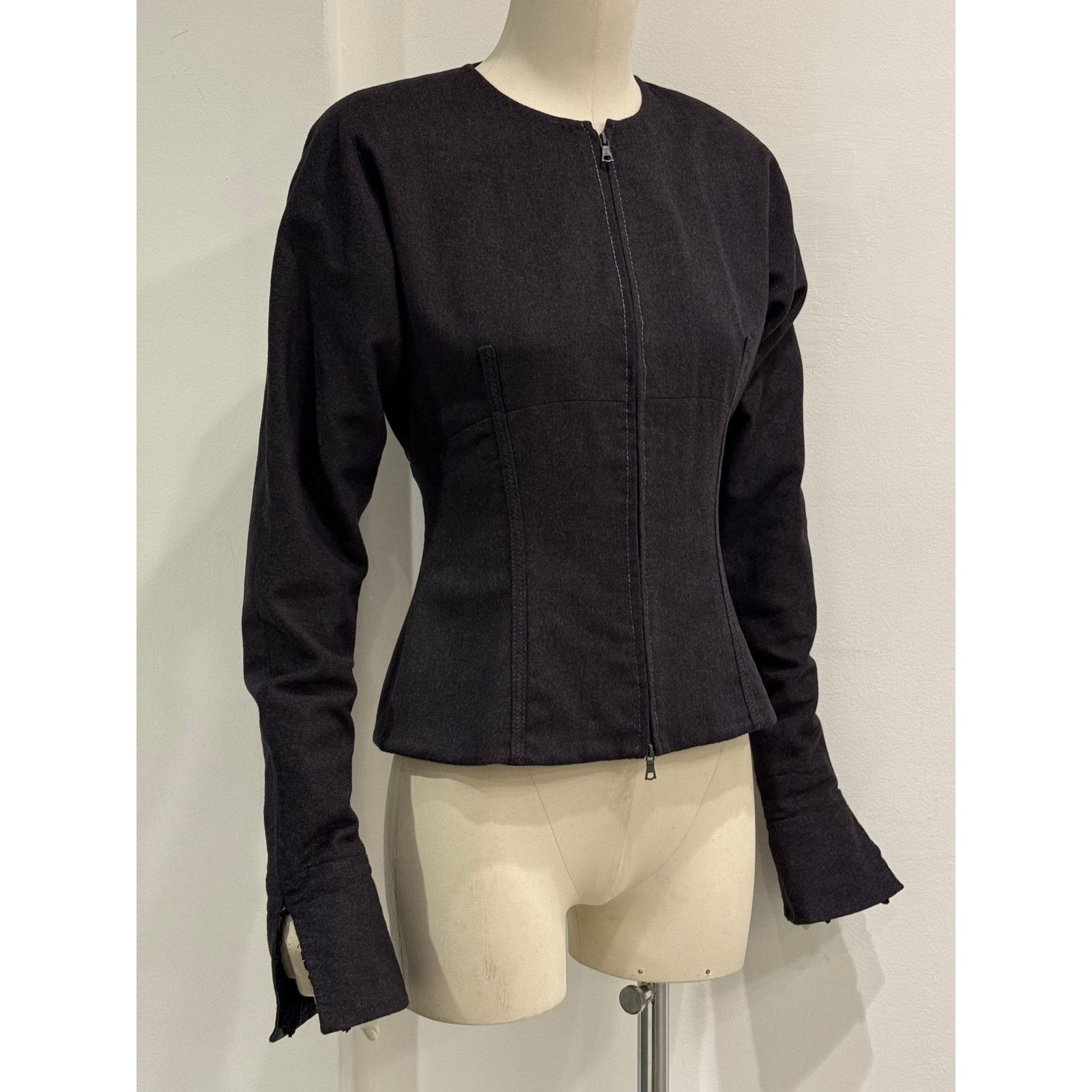 Gianfranco Ferre 2000s Gianfranco Ferre fitted jacket with elongated sleeves Size US M / EU 48-50 / 2 - 2 Thumbnail