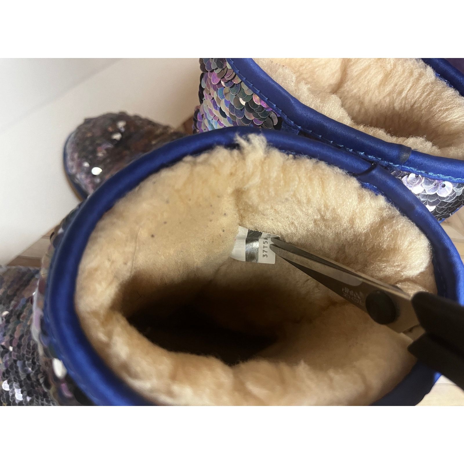 Ugg UGG Classic Short Sequin Winter Boots Blue Women's Size 7 Size US 7 / IT 37 - 10 Thumbnail