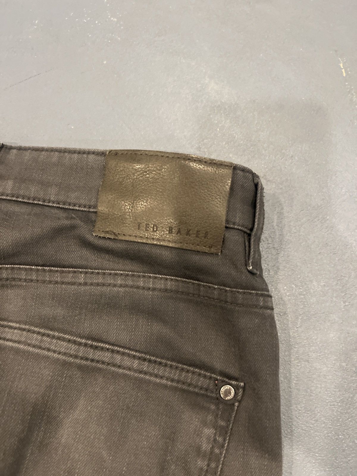 Ted Baker Ted Baker Tall Jeans | 36 x 36 | Grey Size US 36 / EU 52 - 4 Thumbnail